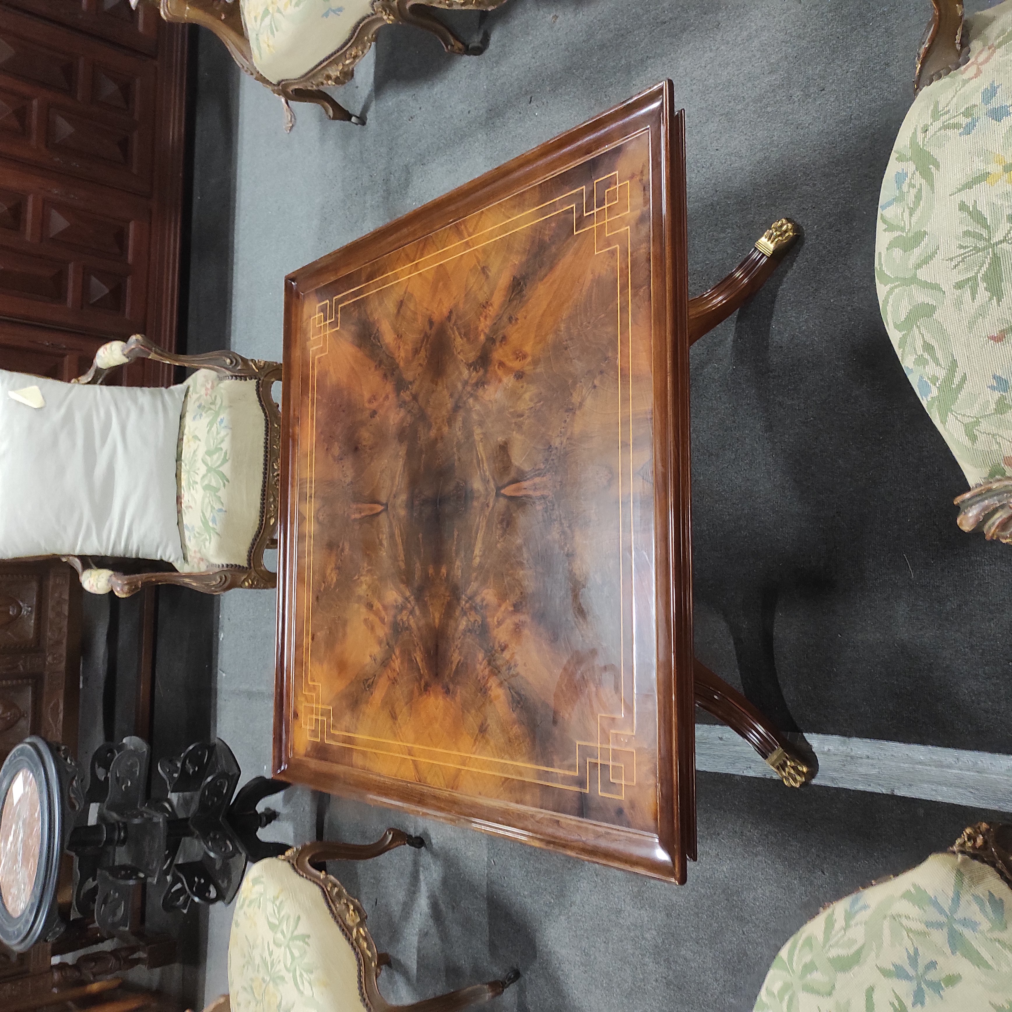 GRANDE TABLE BASSE ANGLAISE FILET MARQUETE PIEDS GRIFFES 110/44/110 CM