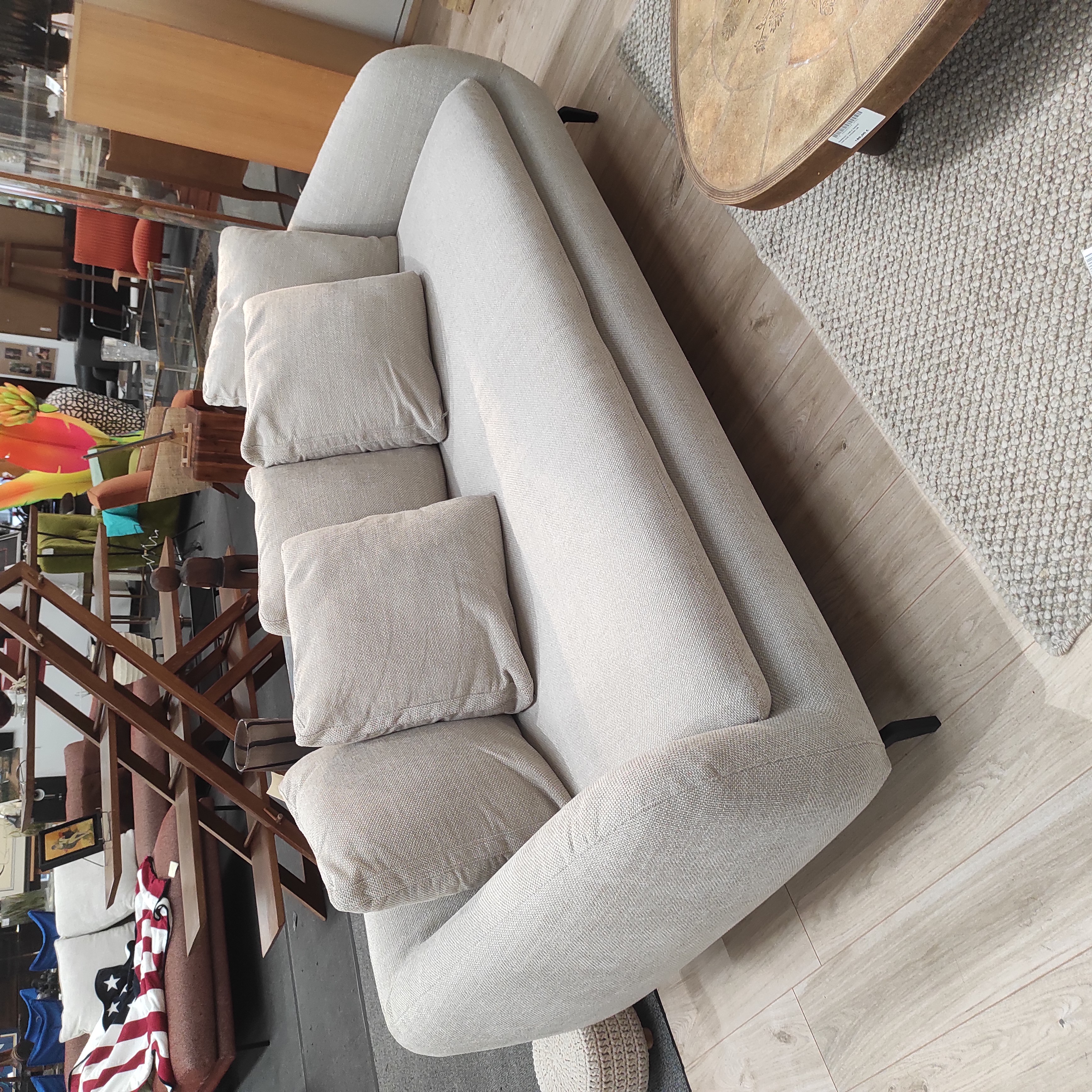 CANAPE FIXE 3 PLACES COLINE 223/86/104 CM TISSU BEIGE PIETEMENT METAL NOIR