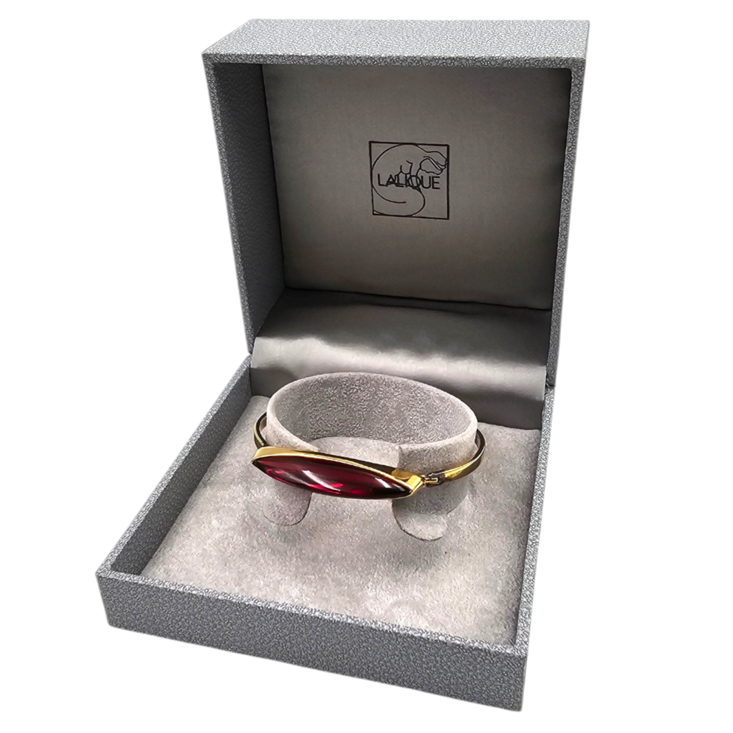 LALIQUE BRACELET EN PLAQUE OR SERTI D UN CRISTAL ROUGE + ECRIN