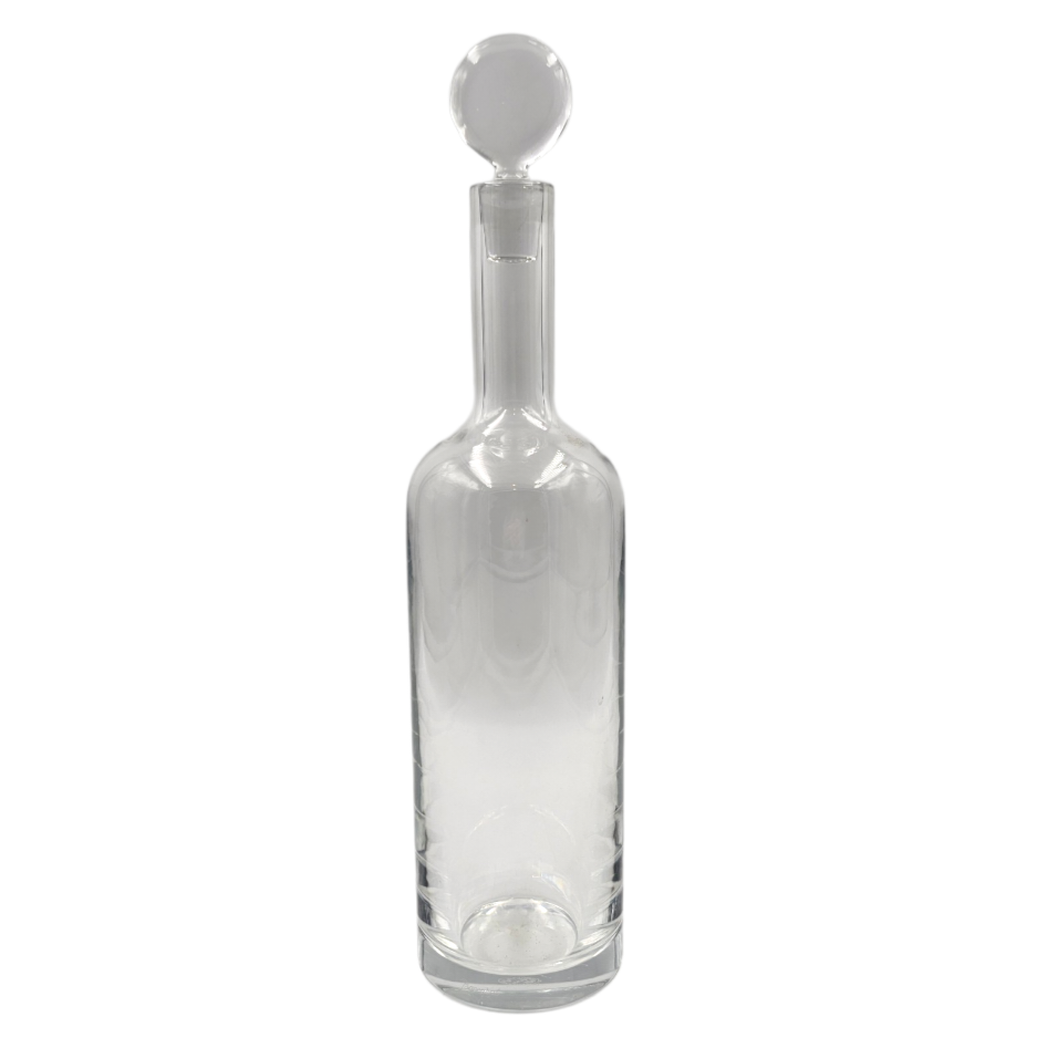 BACCARAT CARAFE EN CRISTAL EN FORME DE BOUTEILLE ET SON CABOCHON