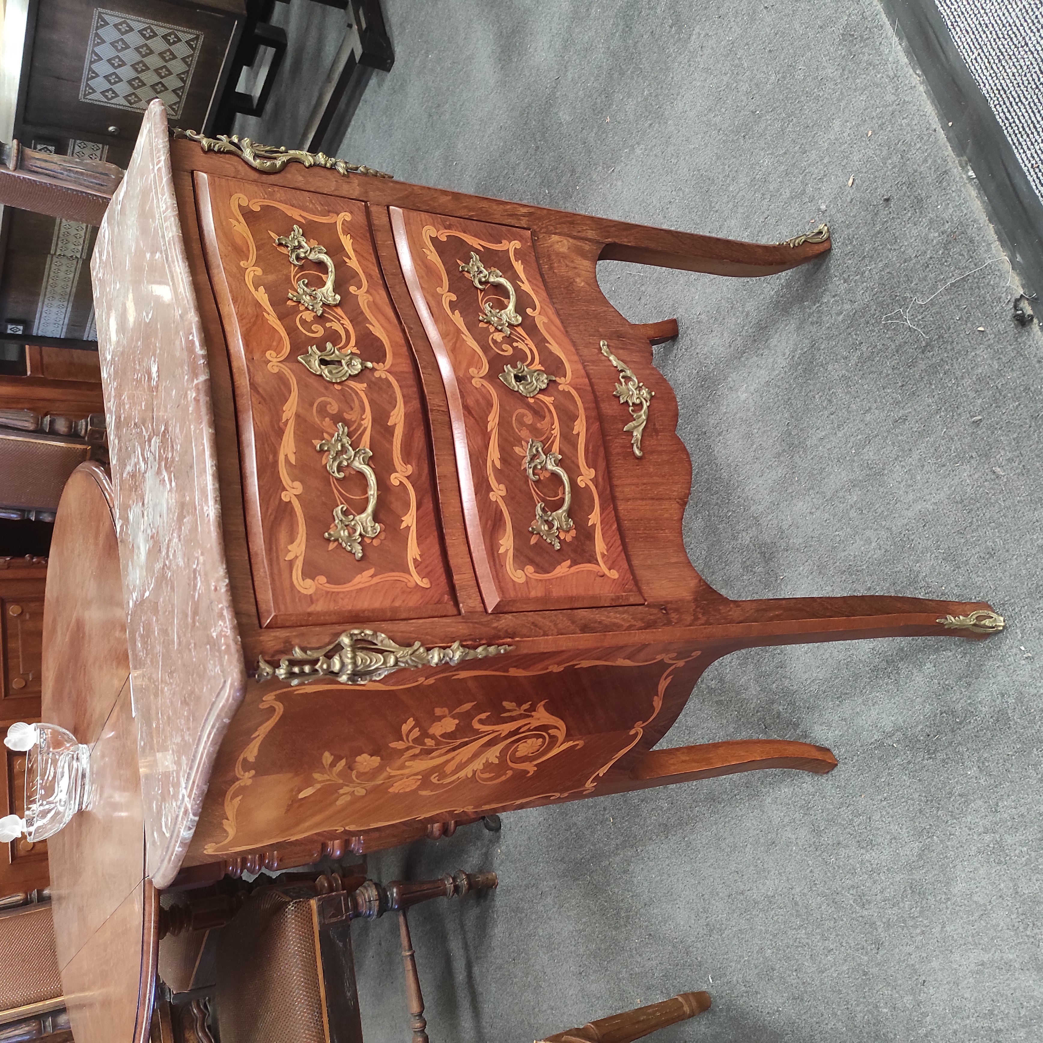 COMMODE 2 TIROIRS MARQUETEE DE STYLE LOUIS XV 86 x 72 x 35 CM