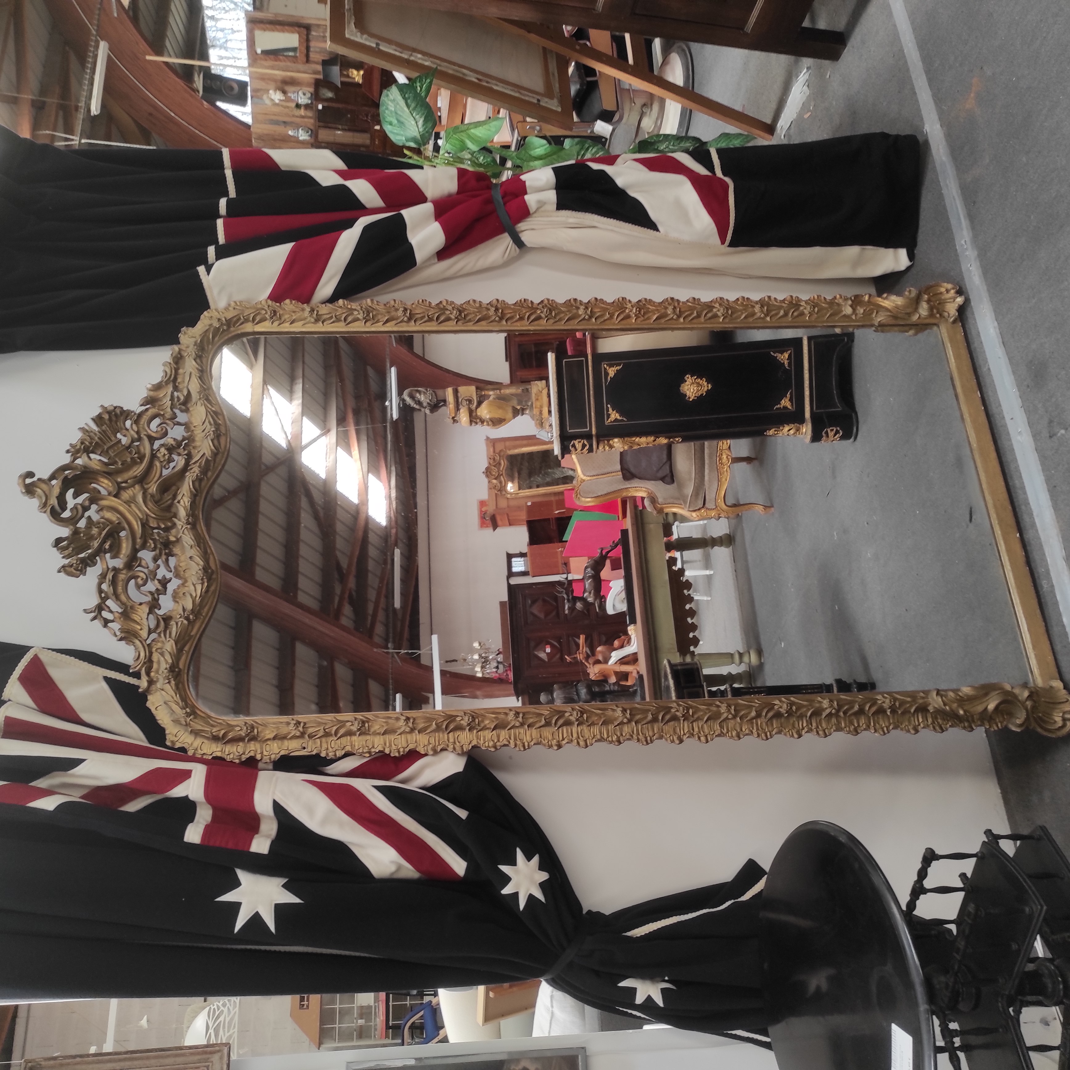 IMPORTANT MIROIR ANCIEN FRONTON A DECOR DE CARQUOIS 225 x 116 CM