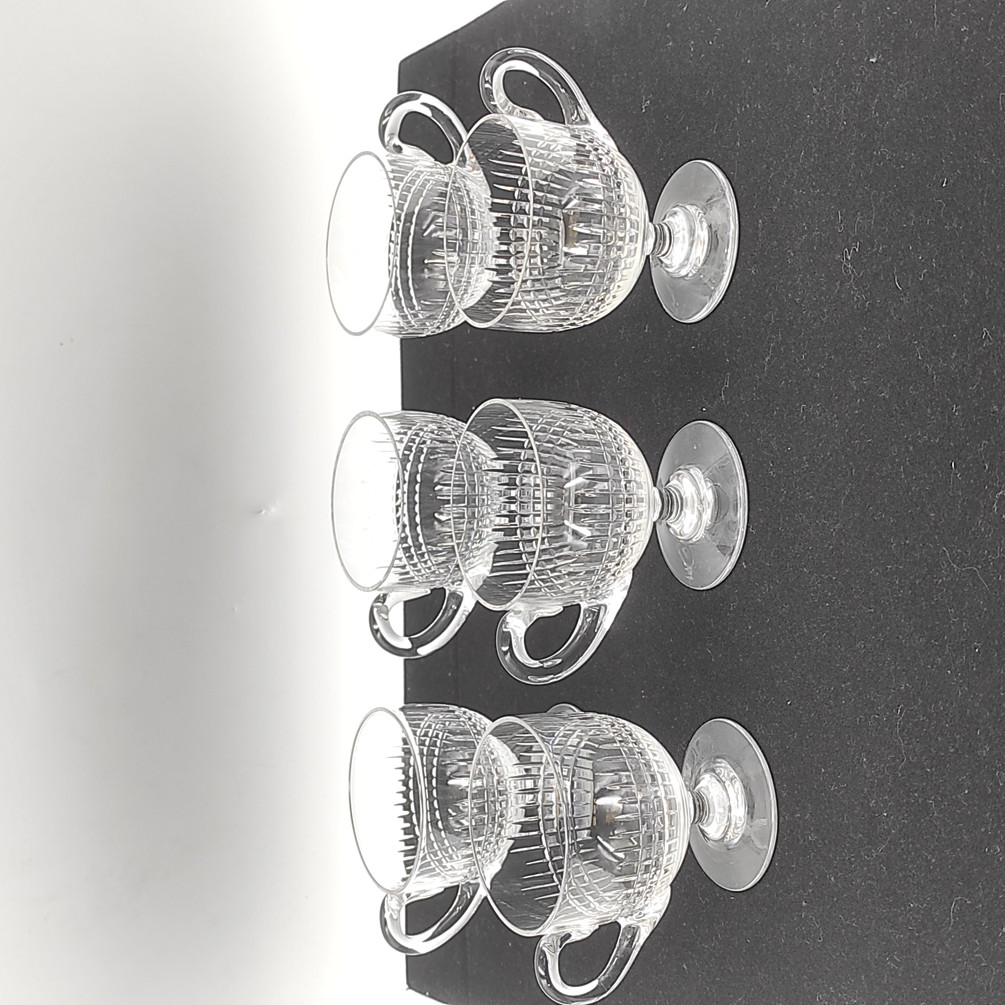 BACCARAT NANCY SERIE DE 6 VERRES A LIQUEUR EN CRISTAL TAILLE