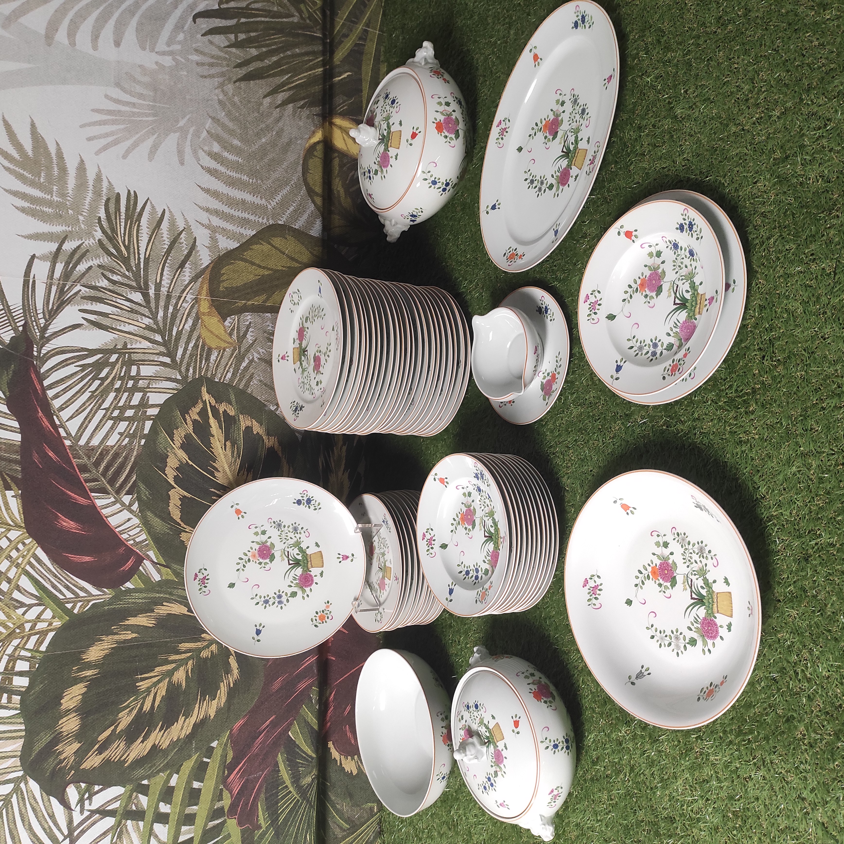 LIMOGES SERVICE DE TABLE PETIT PANIER CHINOIS EN PORCELAINE 