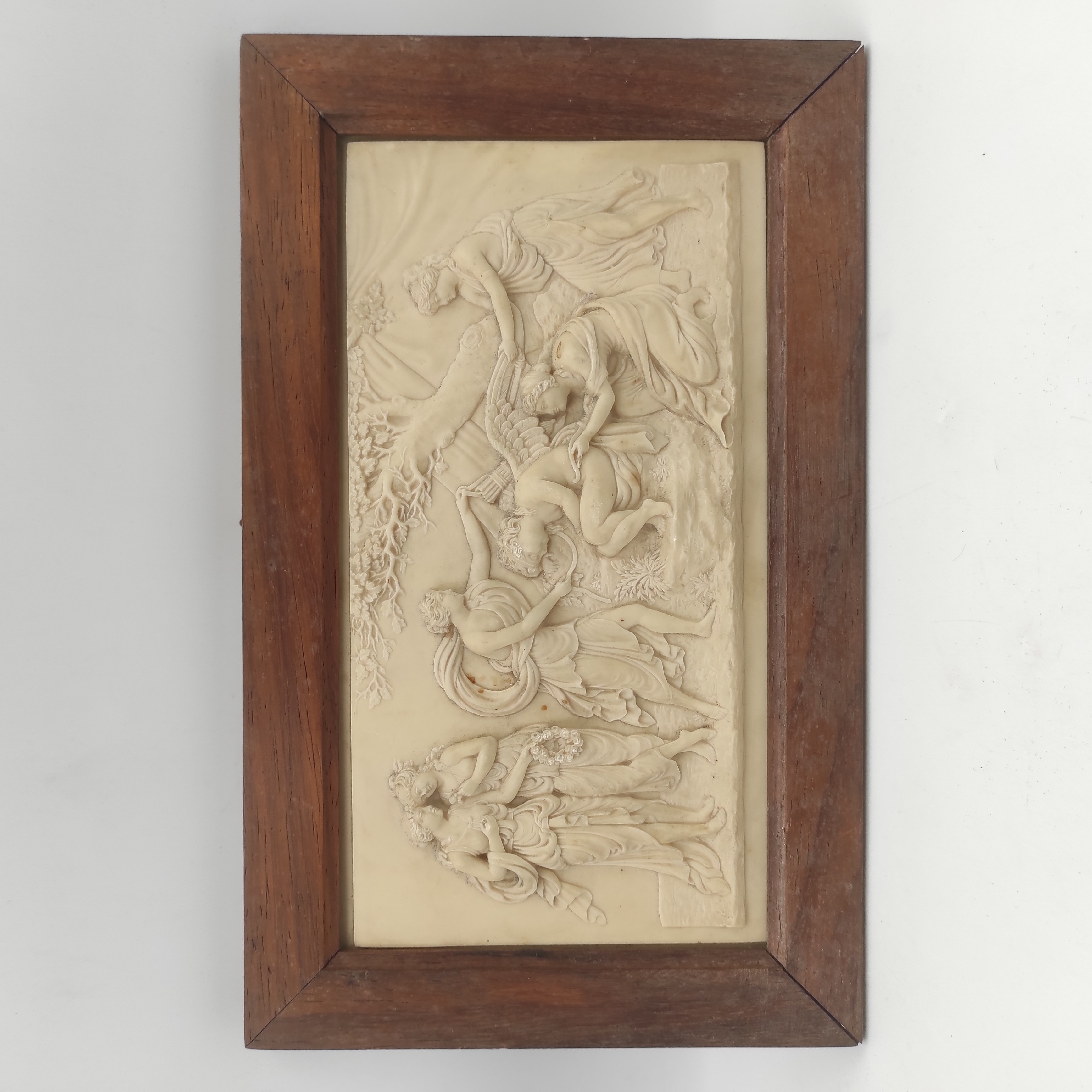 BAS RELIEF DECOR A L ANTIQUE L ANGE ASSOUPI  ENTOURAGE EN CHENE 35 x 22 CM 