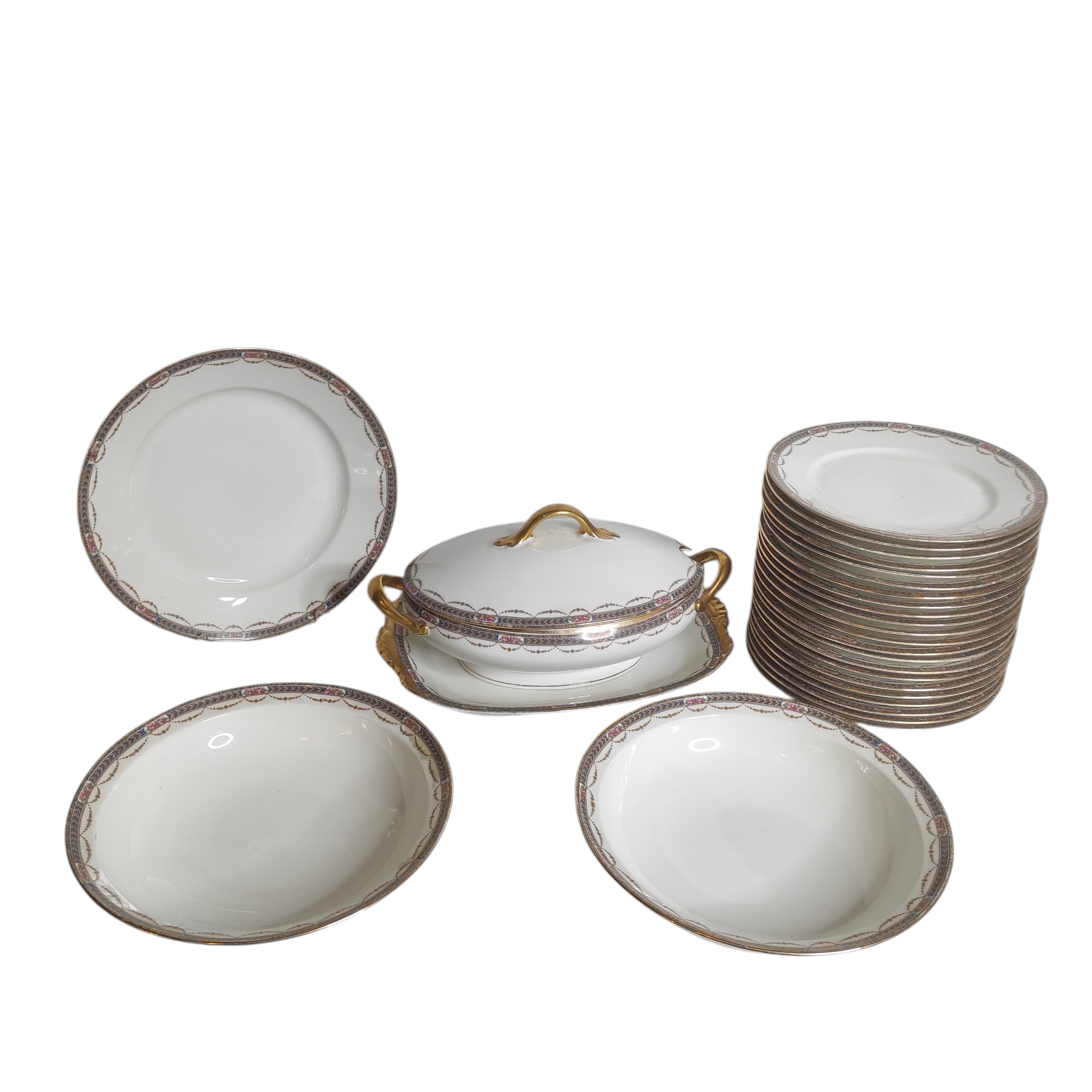 LIMOGES PETIT SERVICE DE TABLE A DECOR DE GUIRLANDE FLEURIE