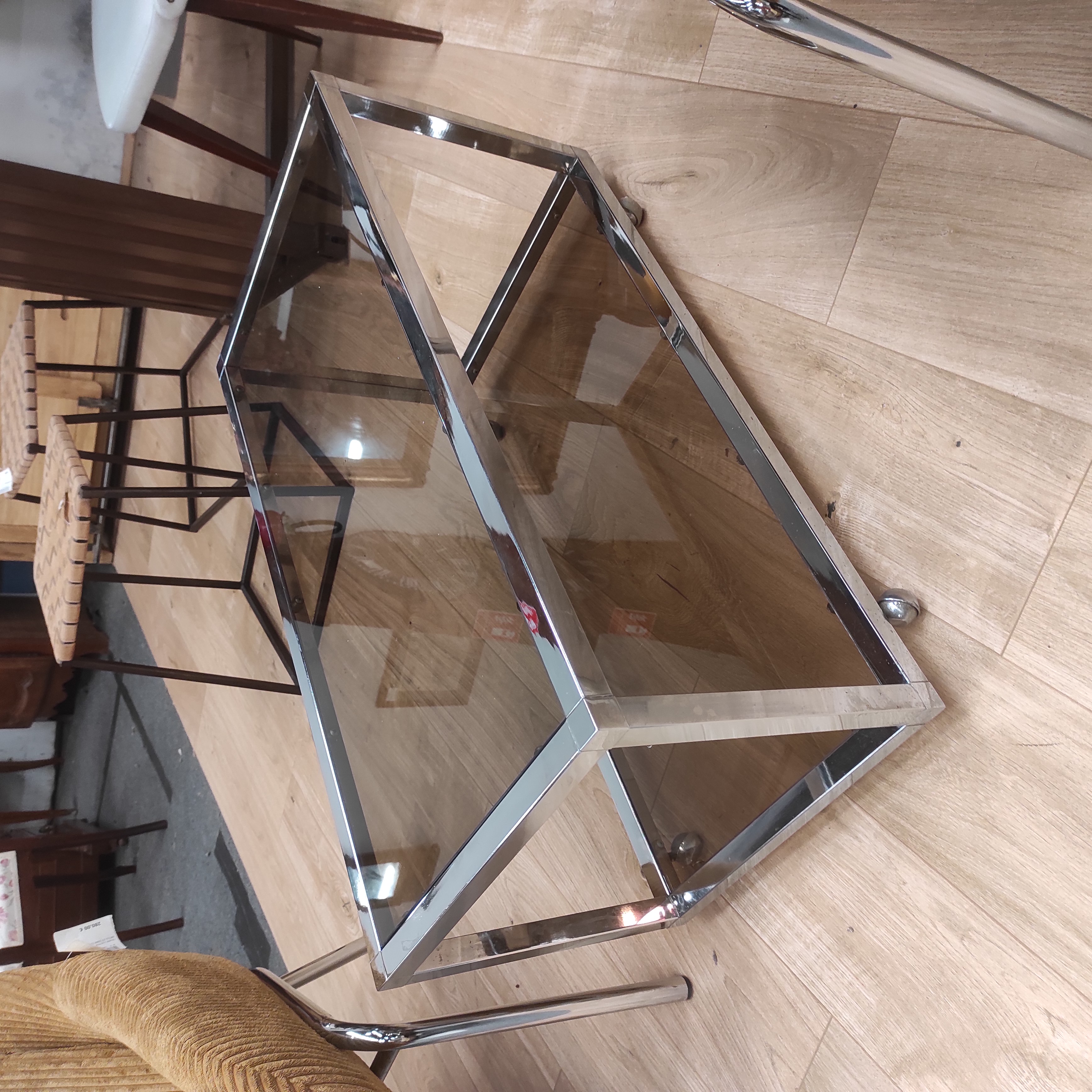 TABLE BASSE CHROMEE PLATEAUX VERRE FUME 40/41/81 CM ANNEES 70 