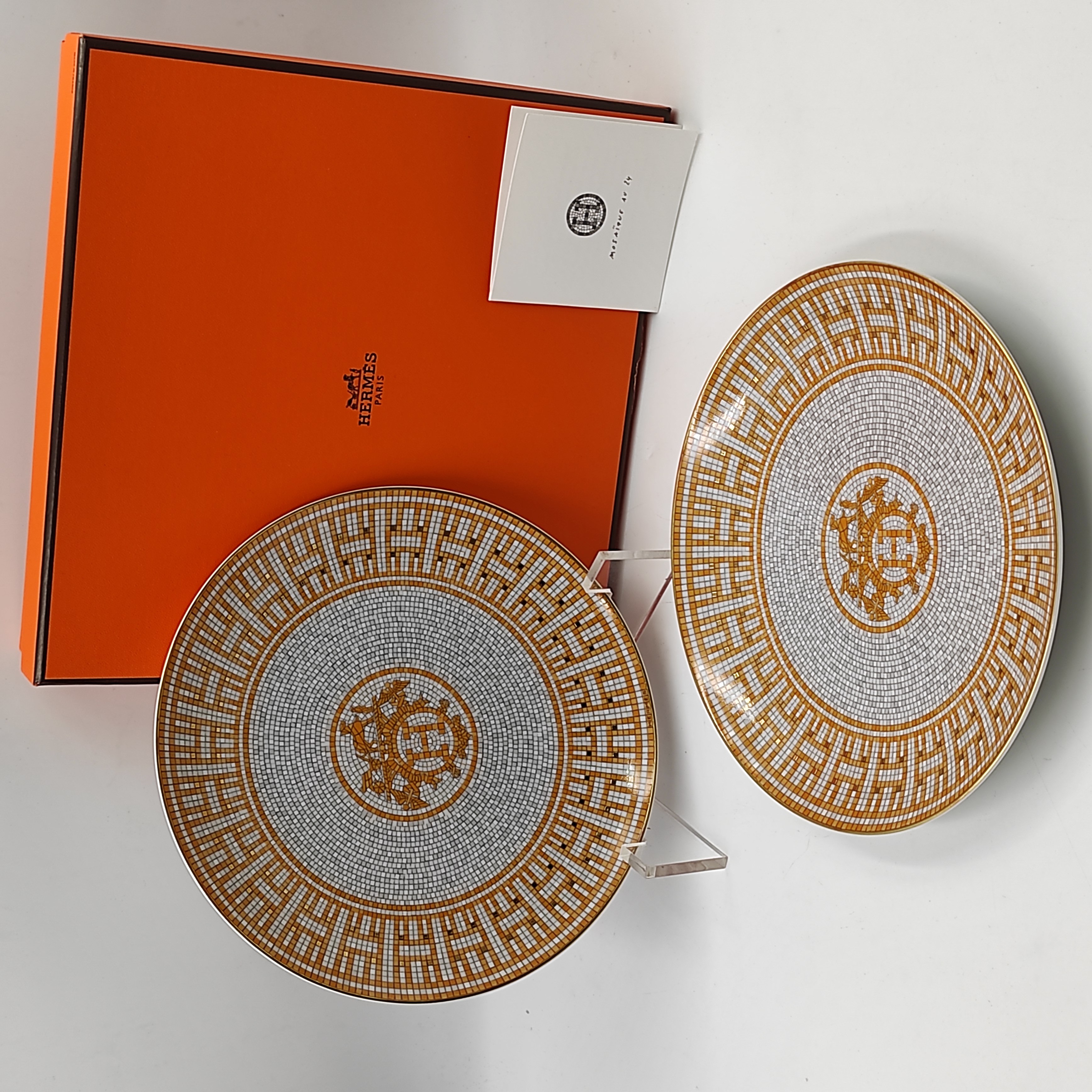 HERMES MOSAIQUE 24 OR SET DE 2 ASSIETTES A DESSERT 21.5 CM + BOITE 