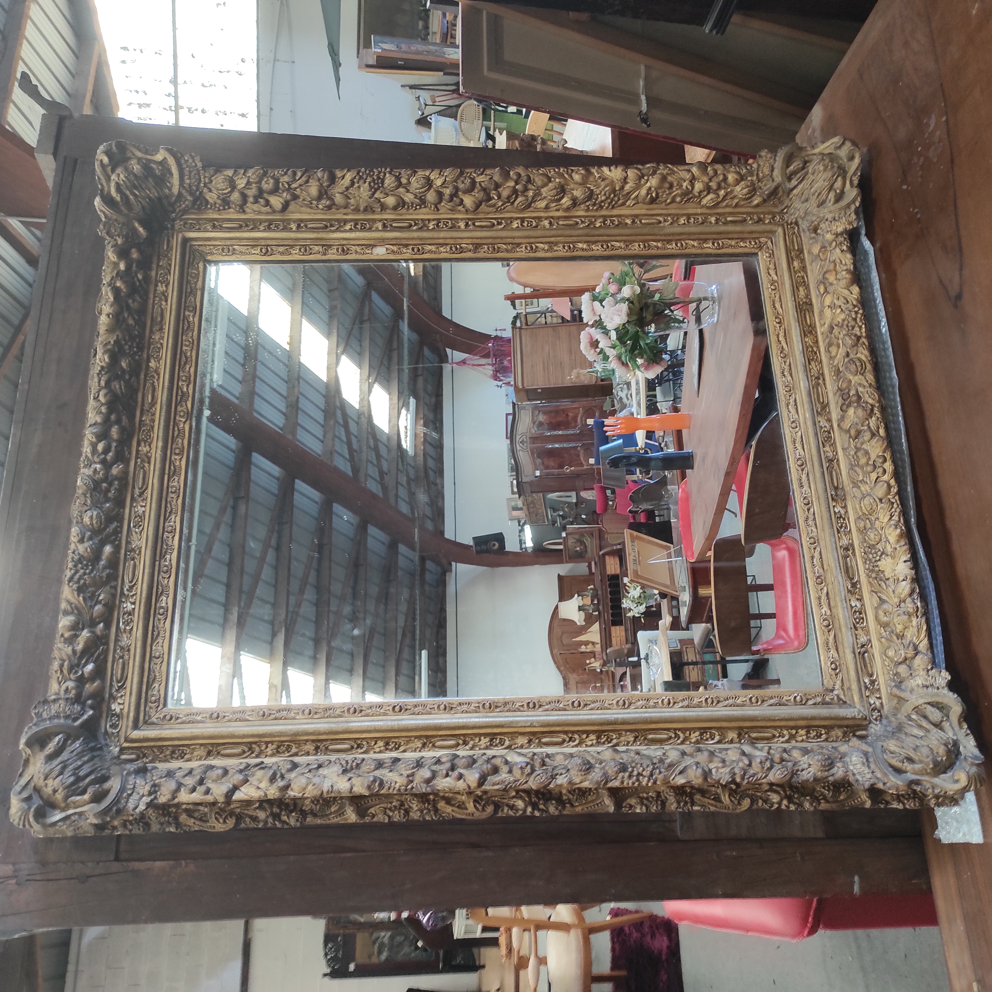 IMPORTANT MIROIR EN BOIS DORE DEBUT XX ie 95 X 115 CM