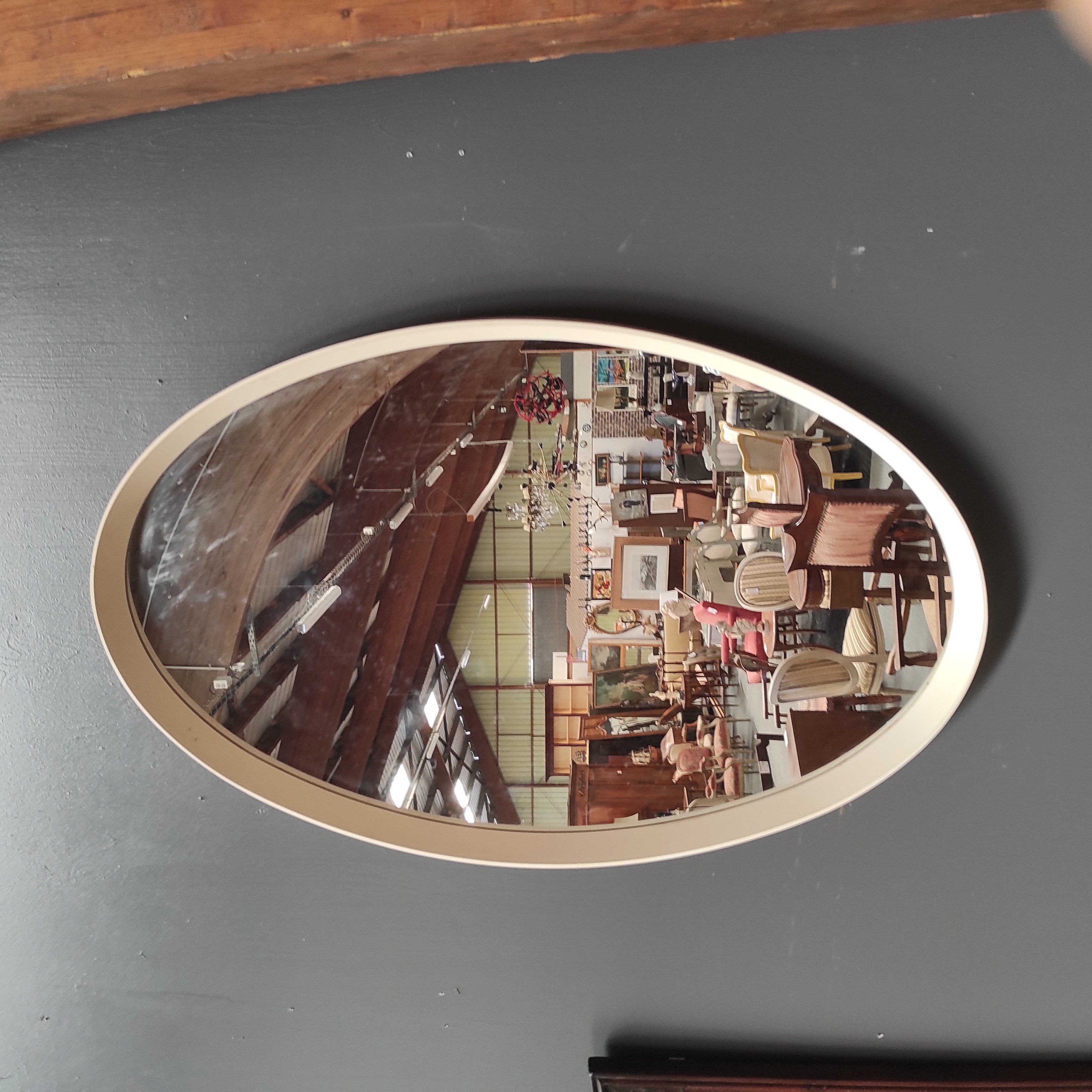 MIROIR OVALE CADRE BLANC 83 CM ANNEES 70 