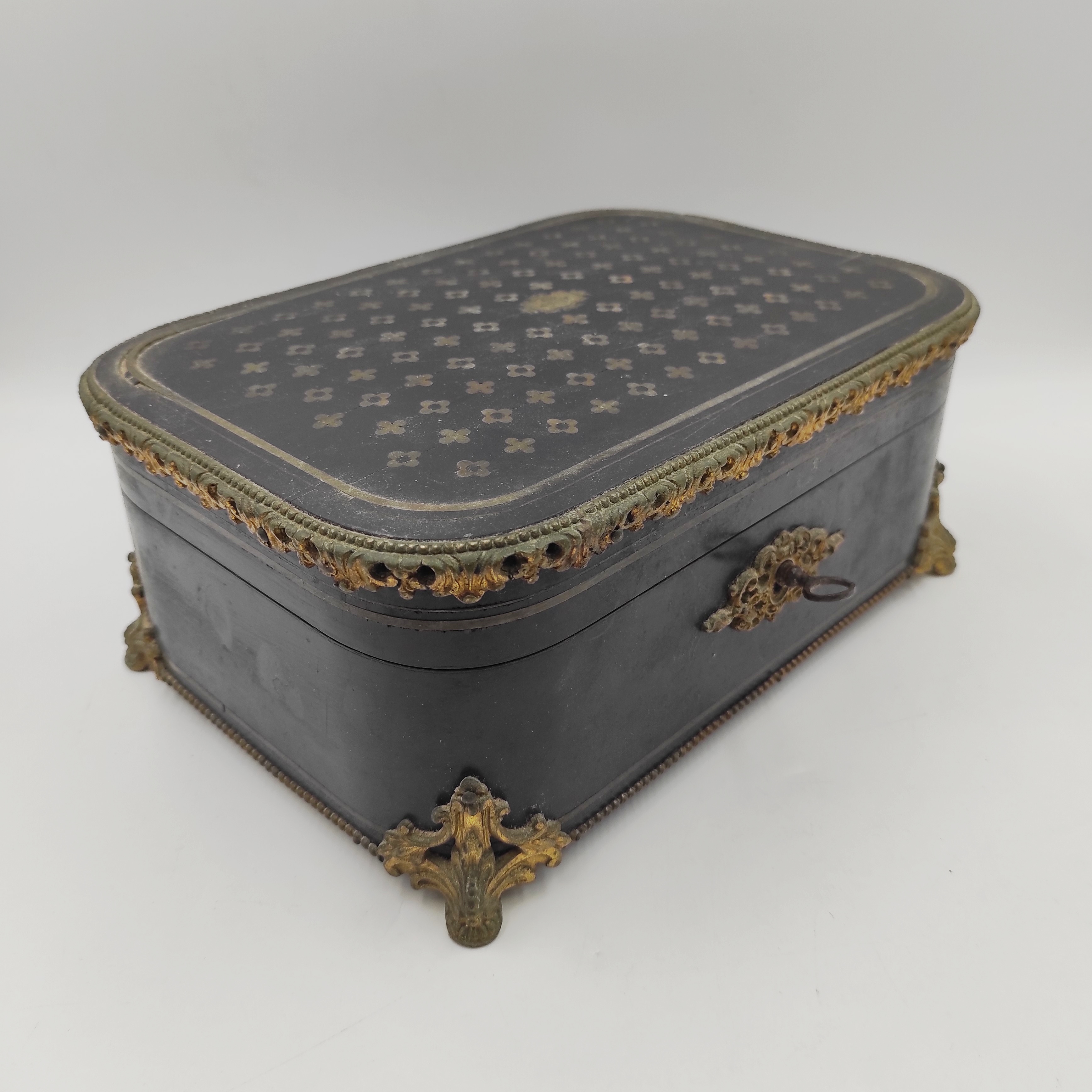 COFFRE NAPOLEON III ET SA CLEF