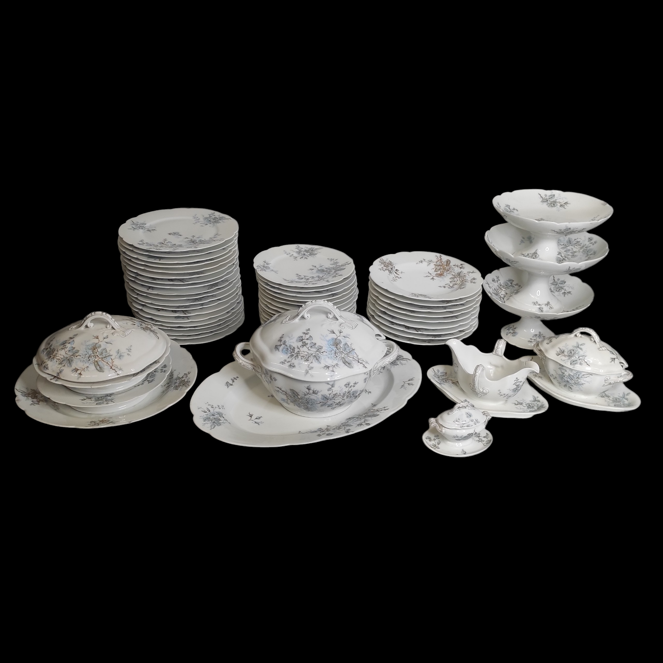 HACHE SERVICE DE TABLE EN PORCELAINE FLEURS BLEUES 40 ASSIETTES + 12 PLATS 