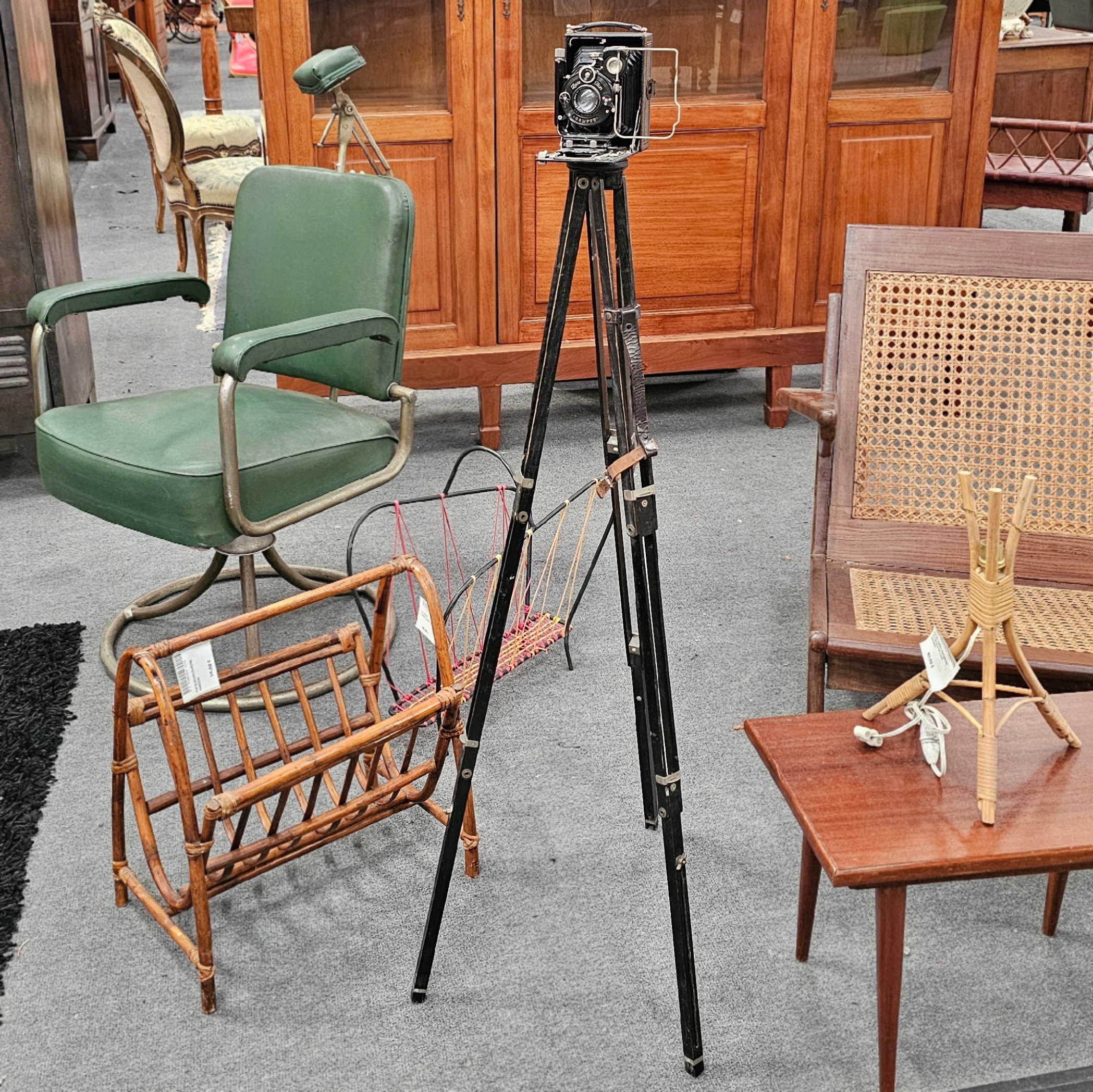 ZEISS IKON COMPUR APPAREIL PHOTO  A SOUFFLET (NON TESTE) ET SON TREPIED EN BOIS