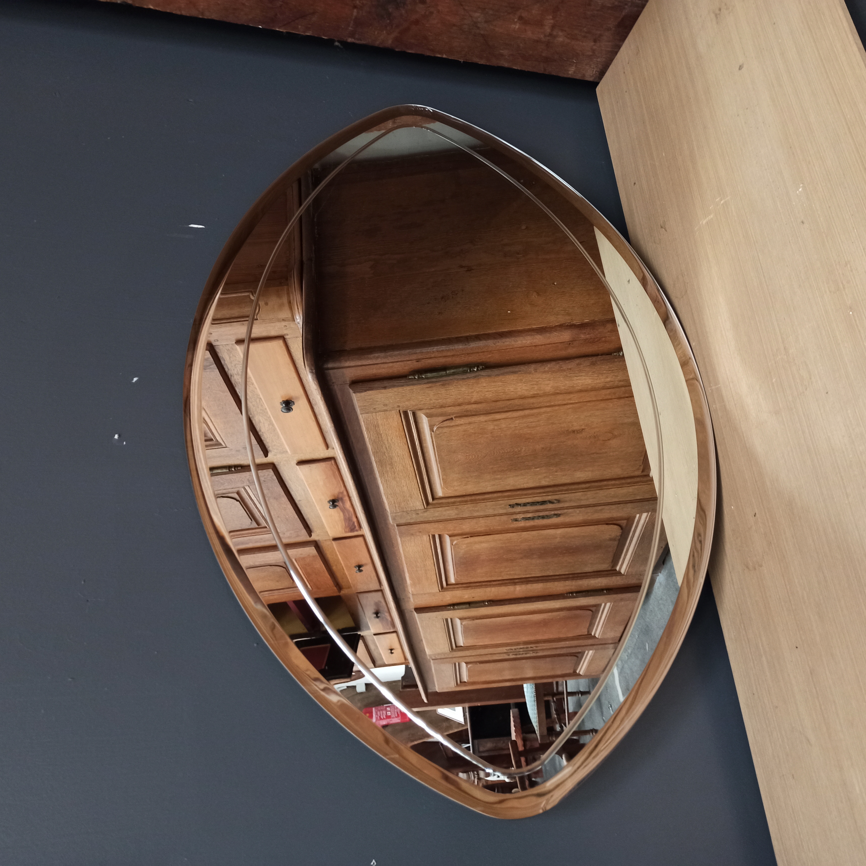 MIROIR MODERNE EN FORME D OEIL 90 x 60 CM