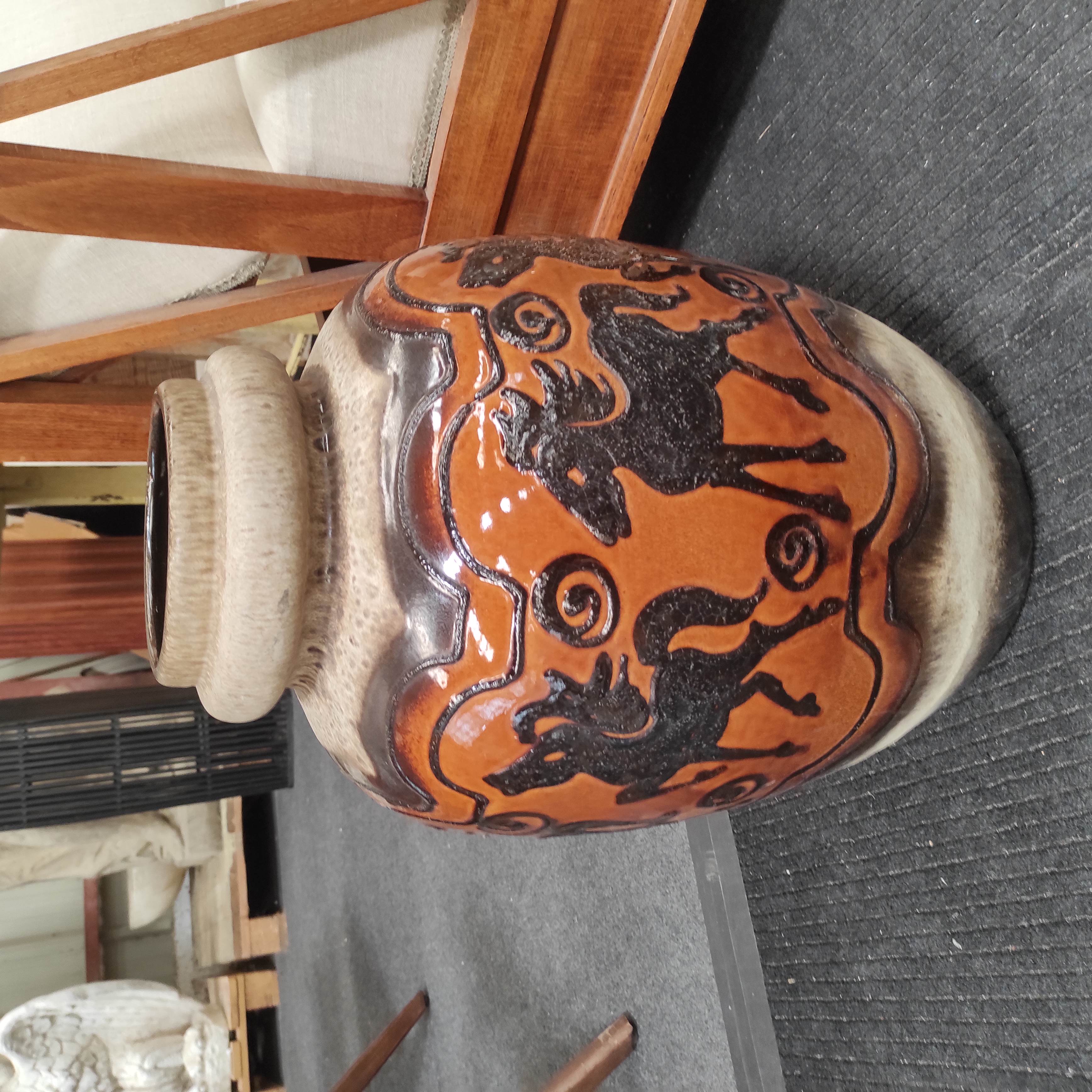 GRAND VASE EN CERAMIQUE ALLEMANDE DECOR EQUESTRE 50/29 CM