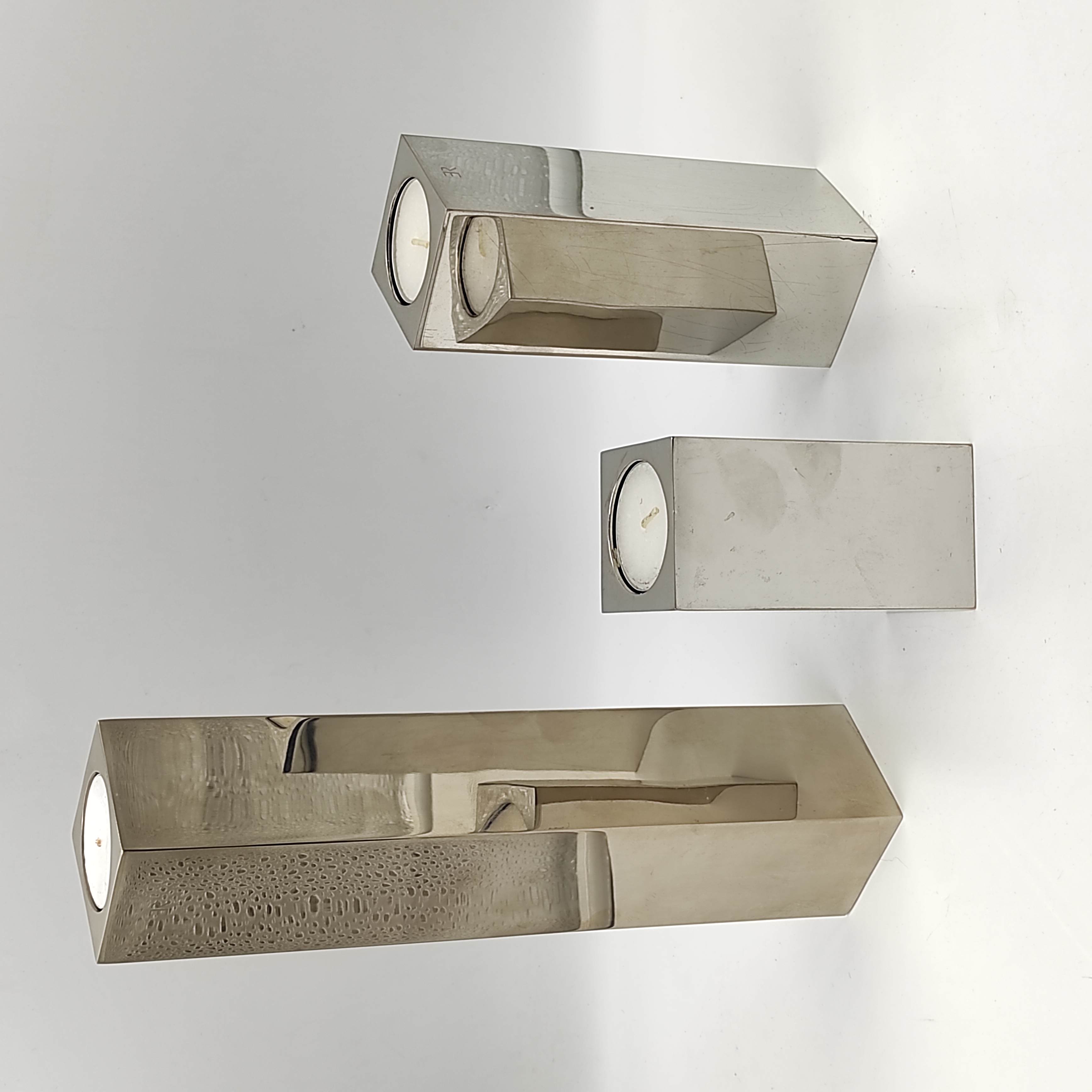 EDOUARD RAMBAUD SERIE DE 3 BOUGEOIRS CONTEMPORAIN