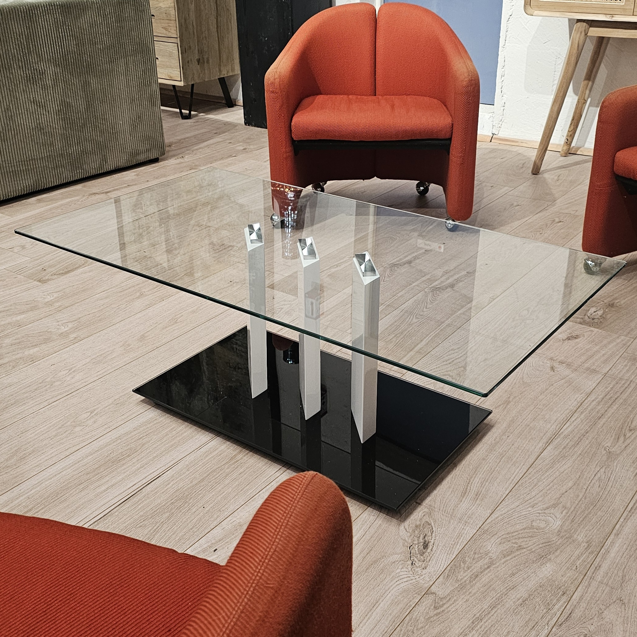 TABLE BASSE DESIGN PIETEMENT NOIR ET BLANC PLATEAU EN VERRE 110 X 59 X 40 CM