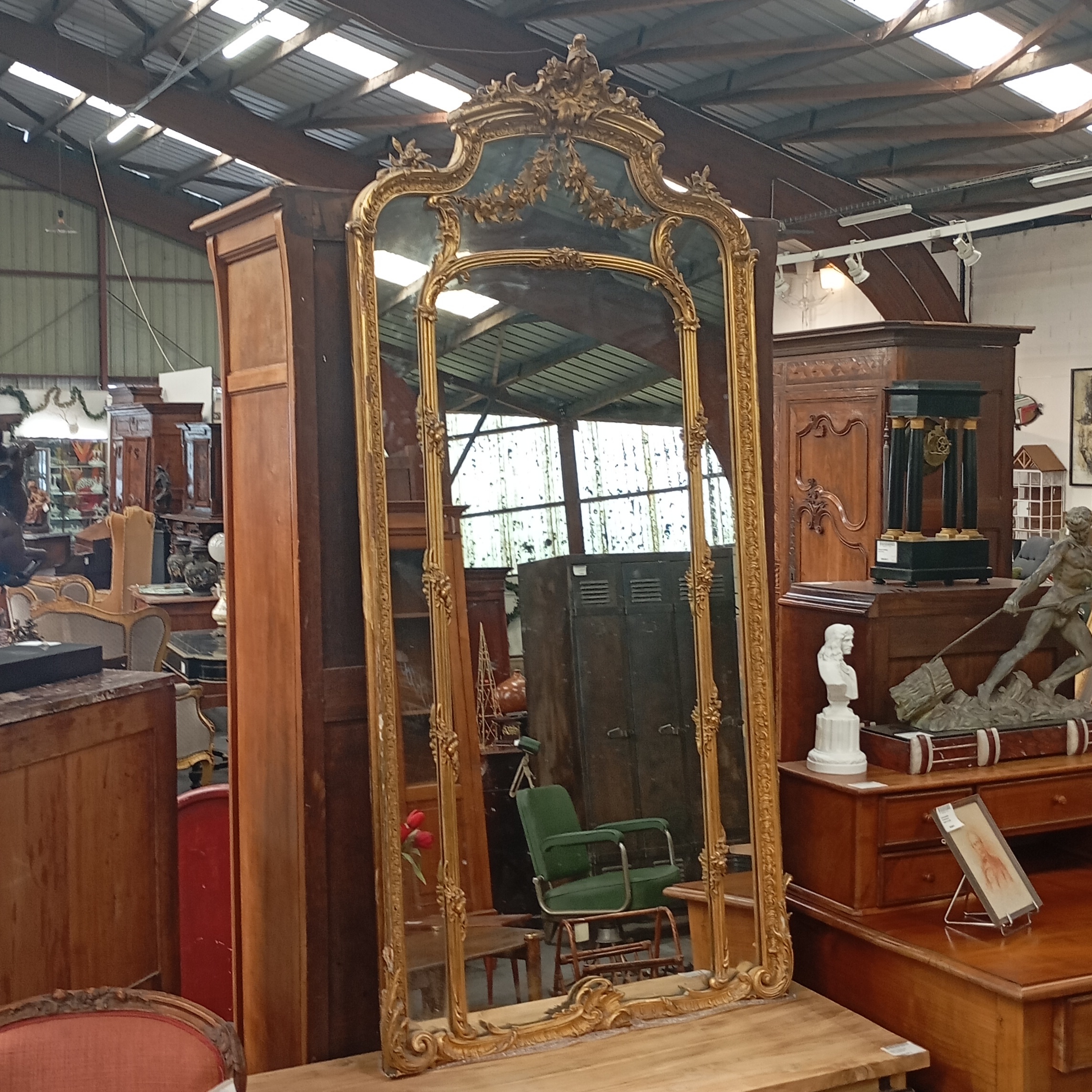 IMPORTANT MIROIR PARECLOSE DE STYLE LOUIS XV XIX IE192 X 88 CM