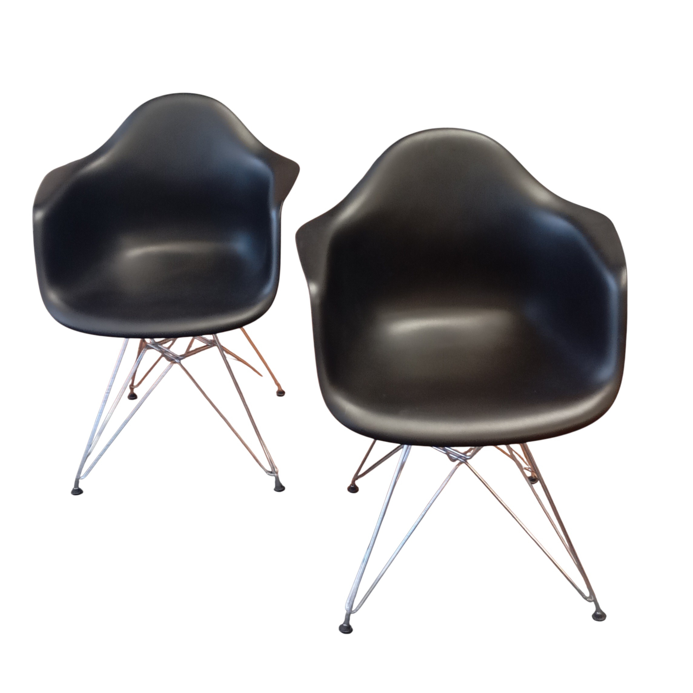 VITRA PAIRE DE FAUTEUILS EAMES NOIRS