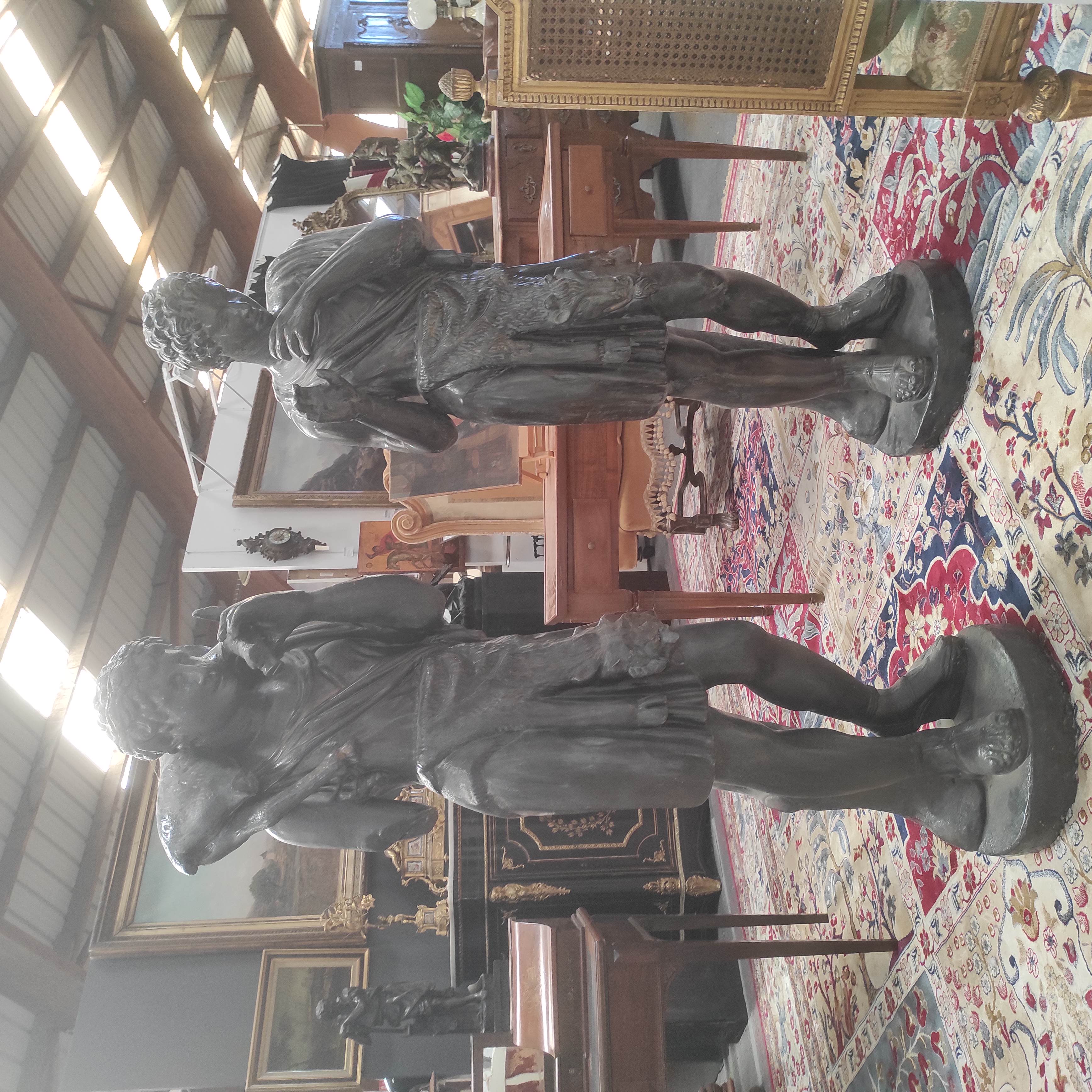 DUO DE STATUES EN TERRE CUITE PEINTE 40/150 CM