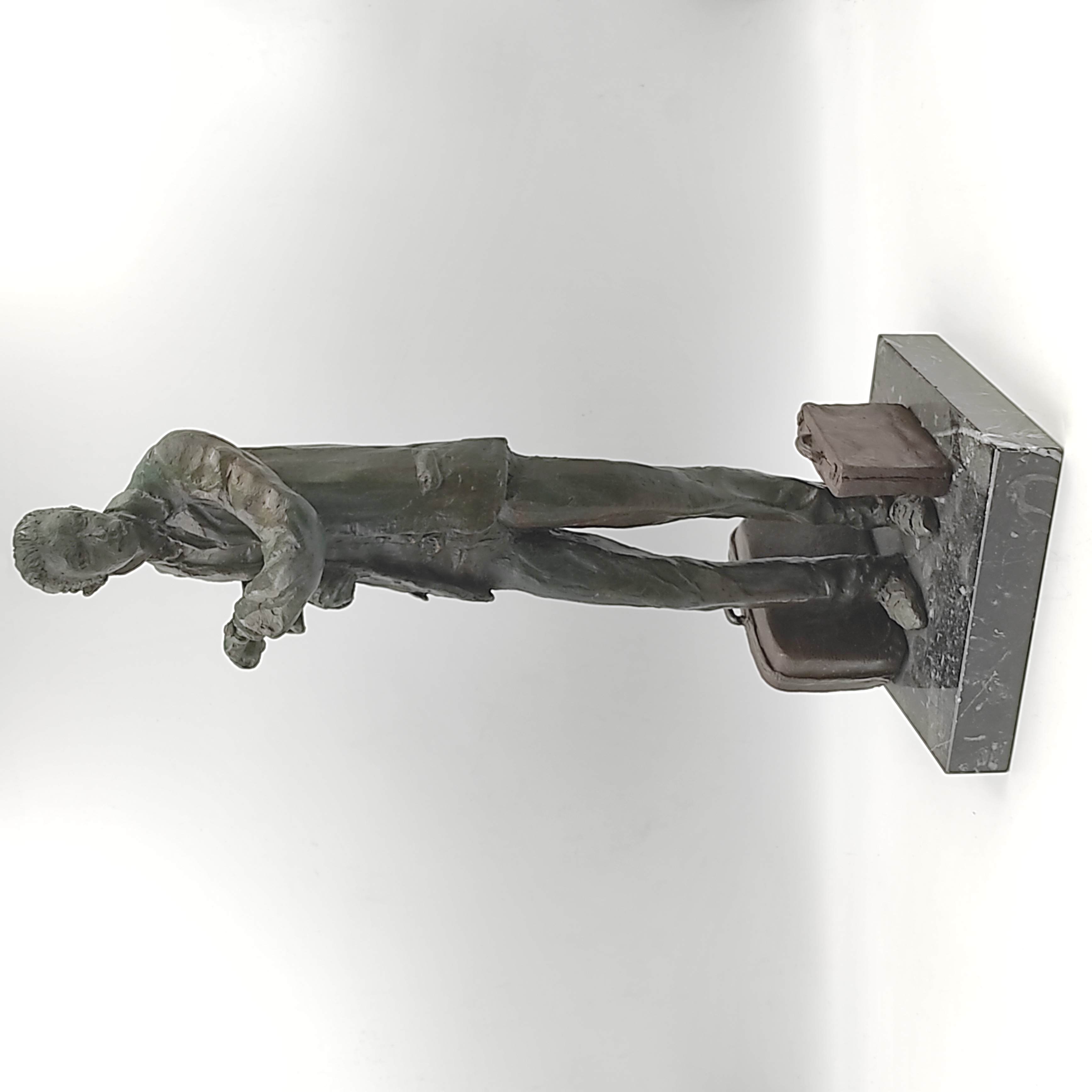 SCULPTURE EN BRONZE LE VOYAGEUR 40 CM