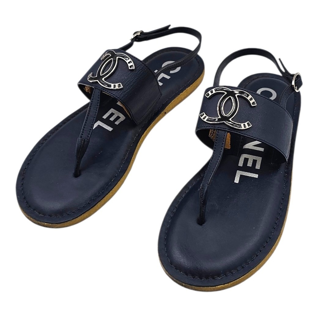 CHANEL SANDALES CC EN CUIR BLEU MARINE SEMELLE (0G34426) EN CREPE T.41 + DB