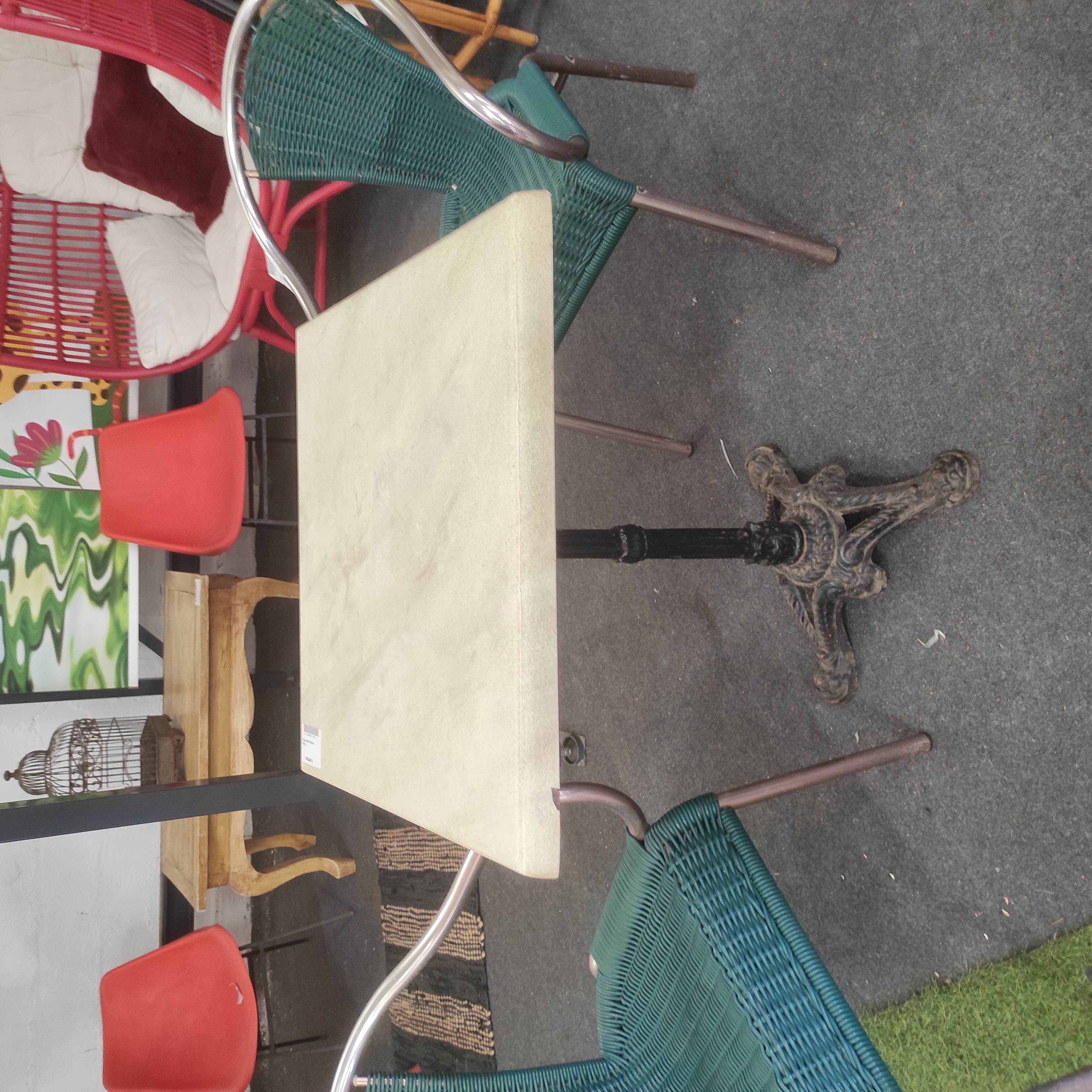 TABLE BISTROT PÏED EN FONTE 