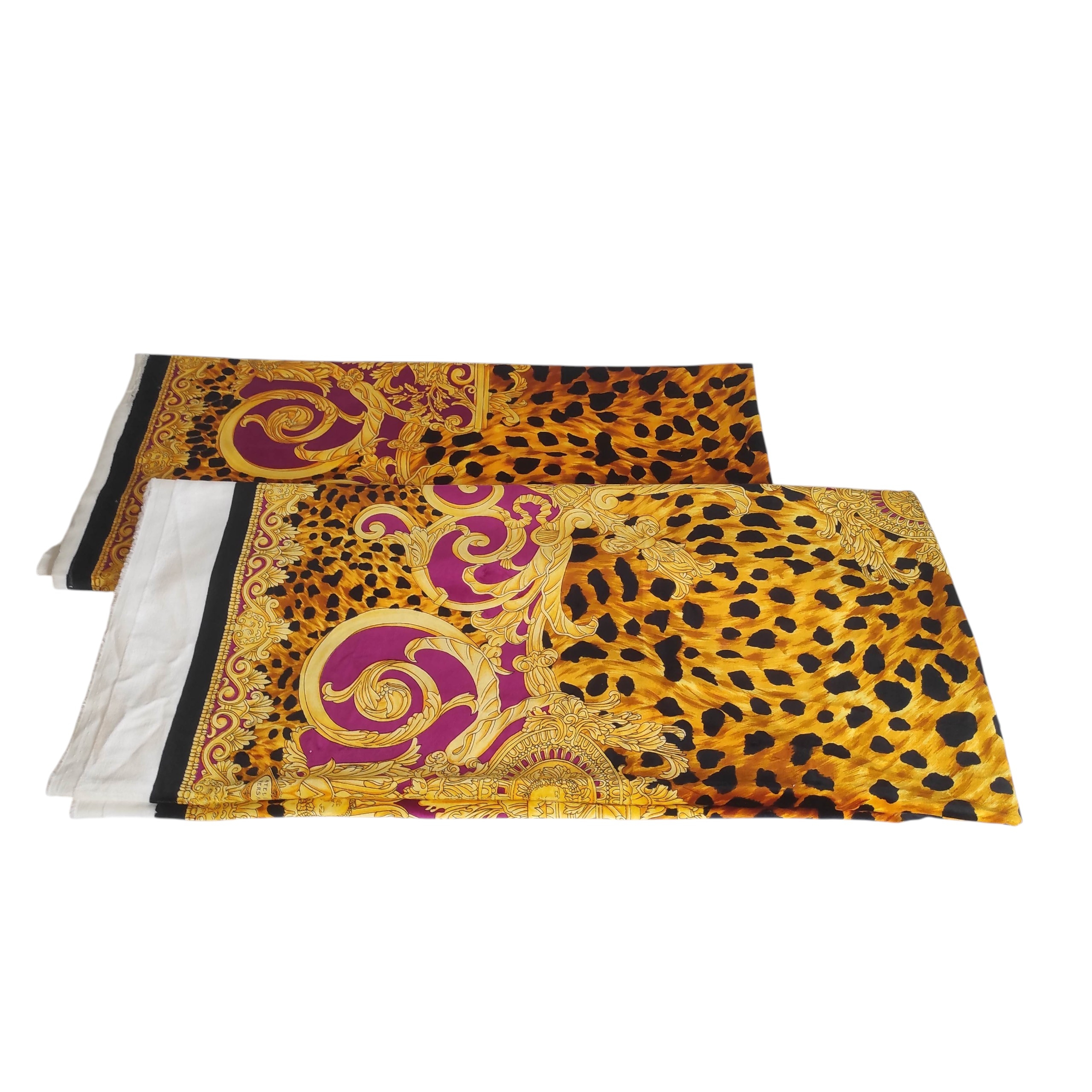PAIRE DE PIECES DE TISSU D AMEUBLEMENT DLG DE VERSACE 140 x 140 CM