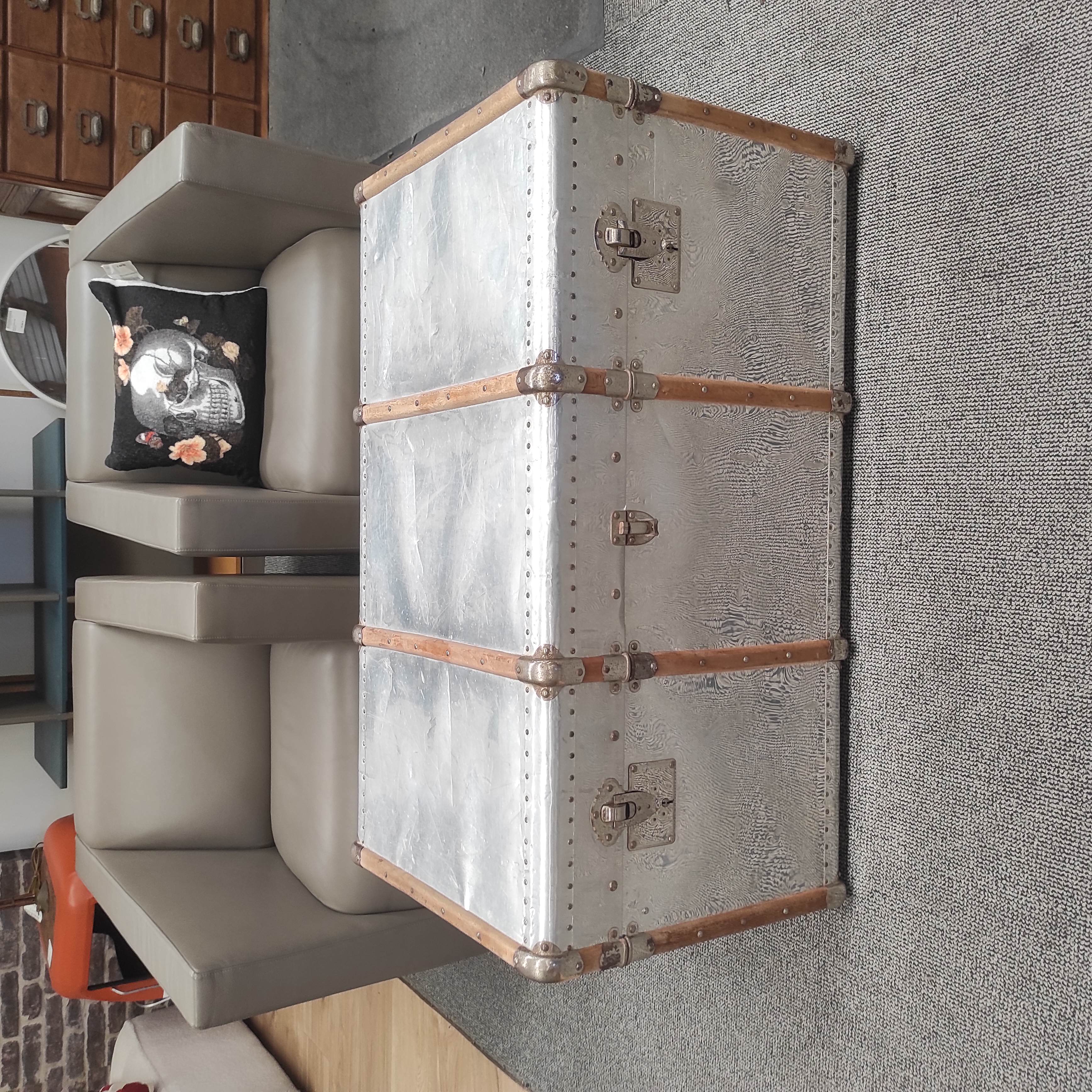MALLE CERCLAGE BOIS ET POIGNEES CUIR 100/50/64 CM AVEC CLEFS