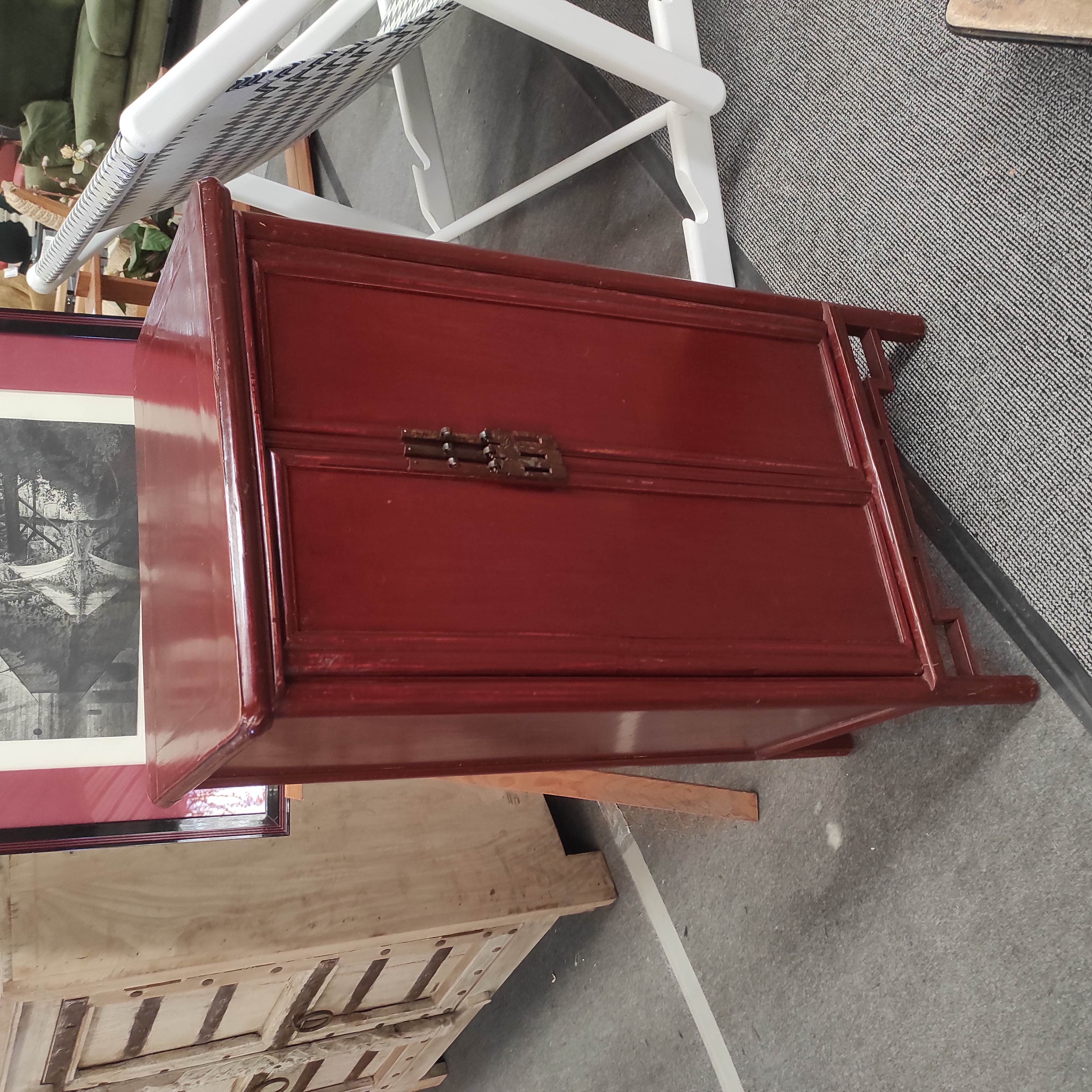 ARMOIRE BASSE CHINOISE 50/90/32 CM AVEC CLEF
