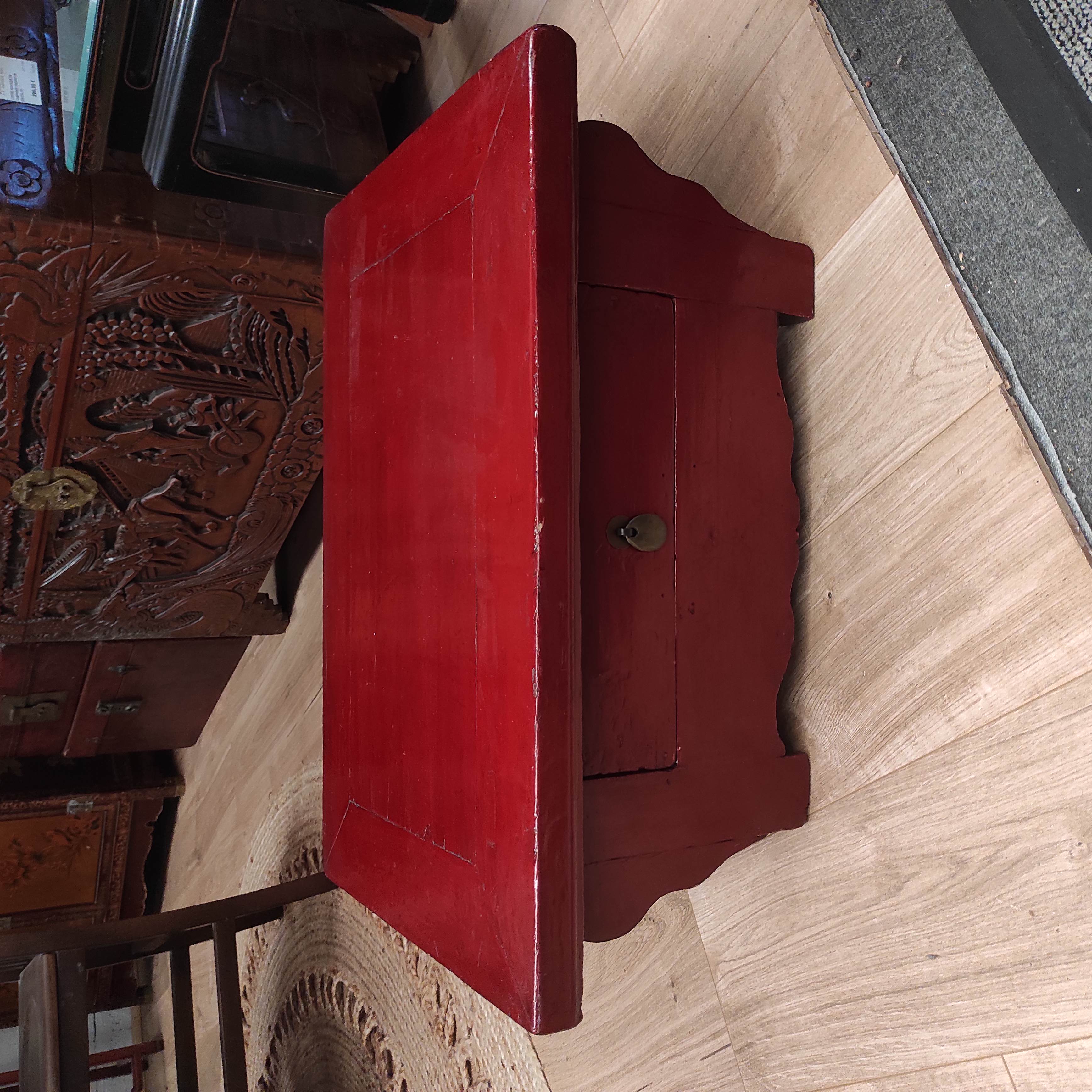 MEUBLE BAS CHINOIS 1 TIROIR 58/25/45 CMIROIR LAQUE ROUGE