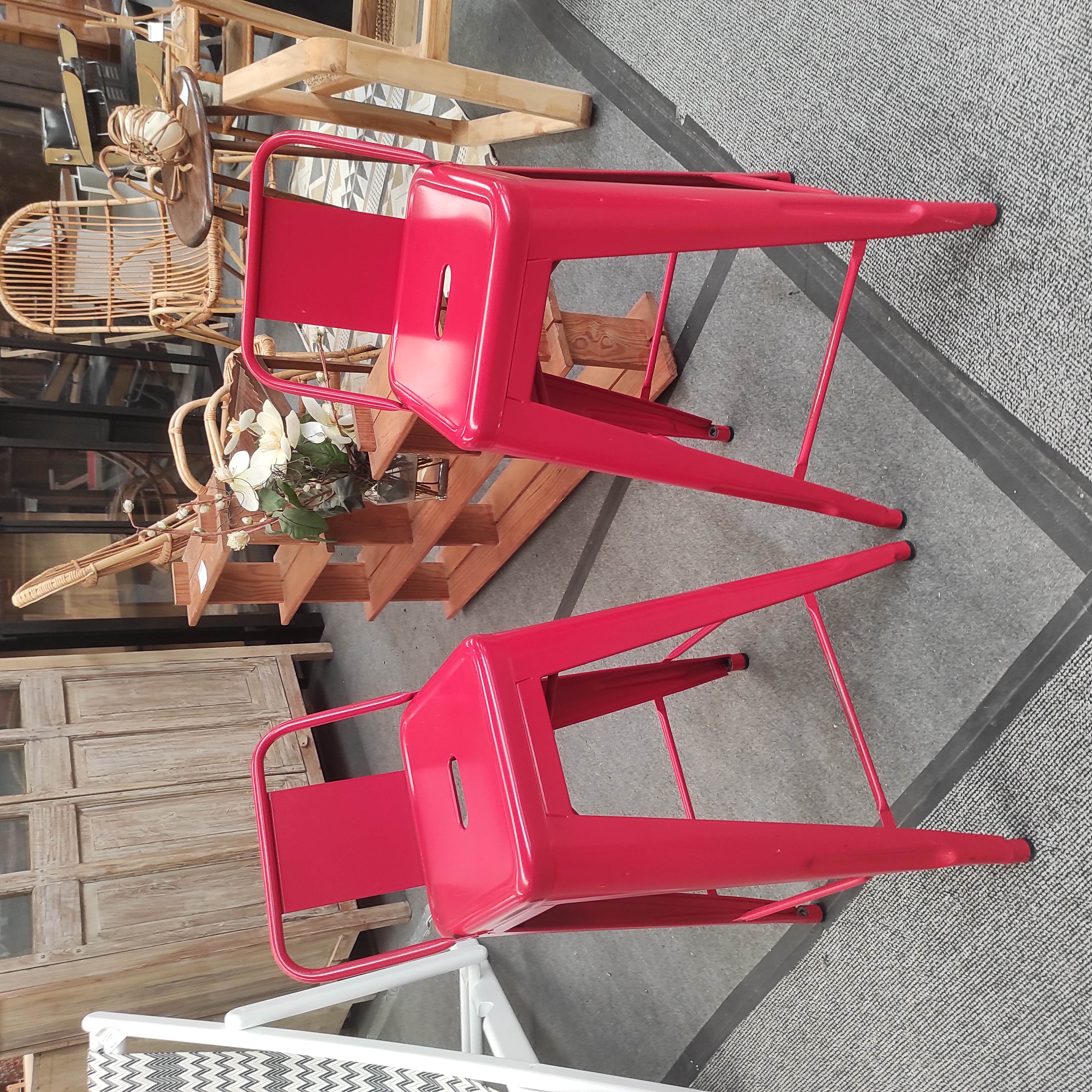 TOLIX HPD 65 PAIRE DE TABOURETS A DOSSIER ROUGES 82 x 44 x 44 CM