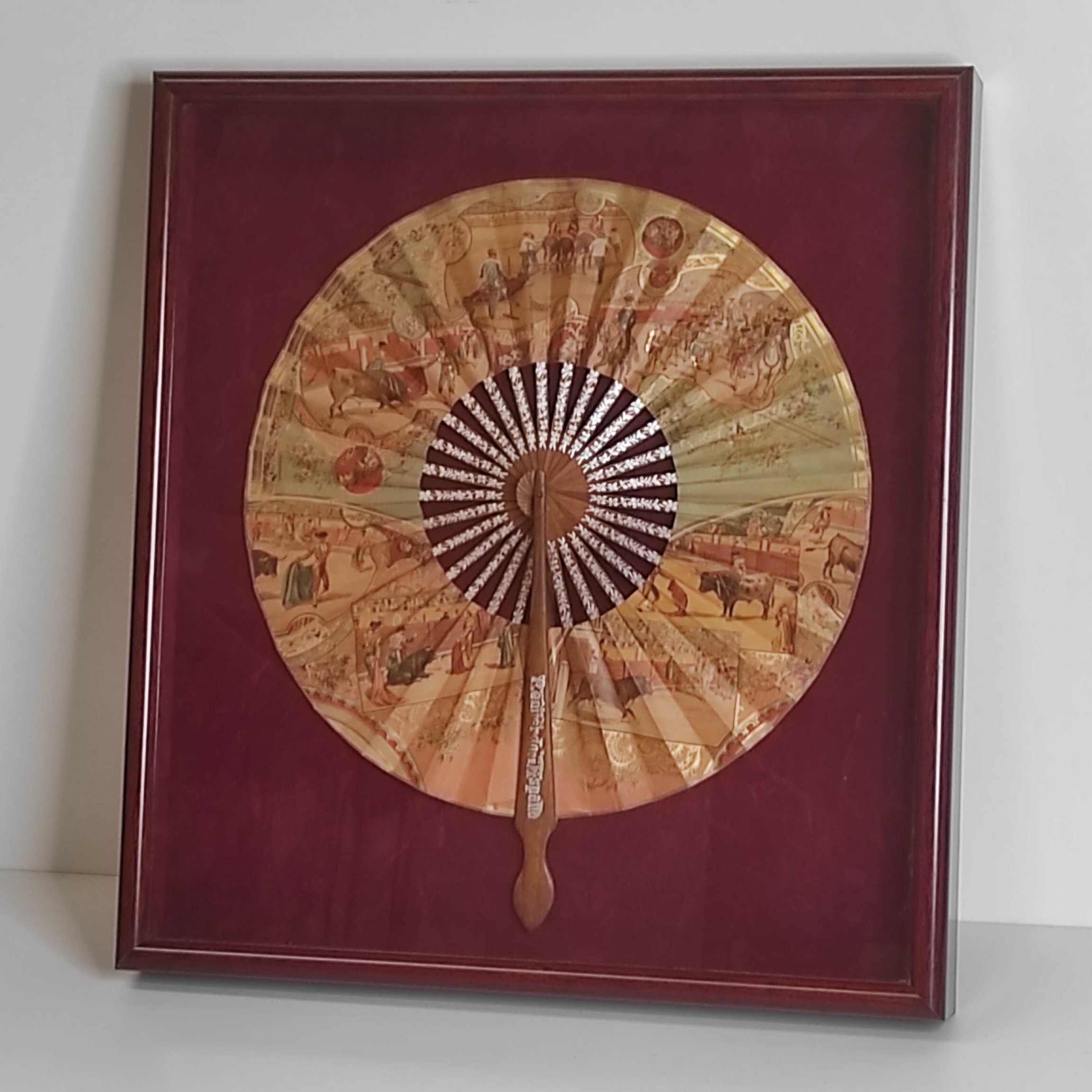 EVENTAIL ANCIEN SOUS CADRE RECUERDO DE ESPANA 58 x 52 CM
