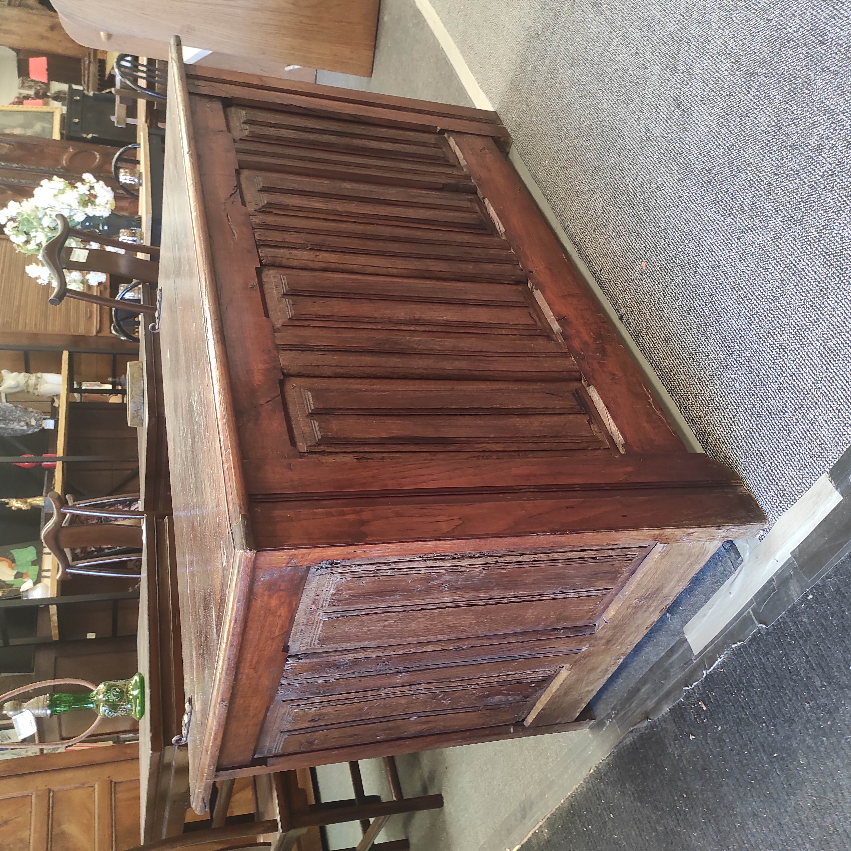 GRAND COFFRE EN CHENE 146/79/73 CM 