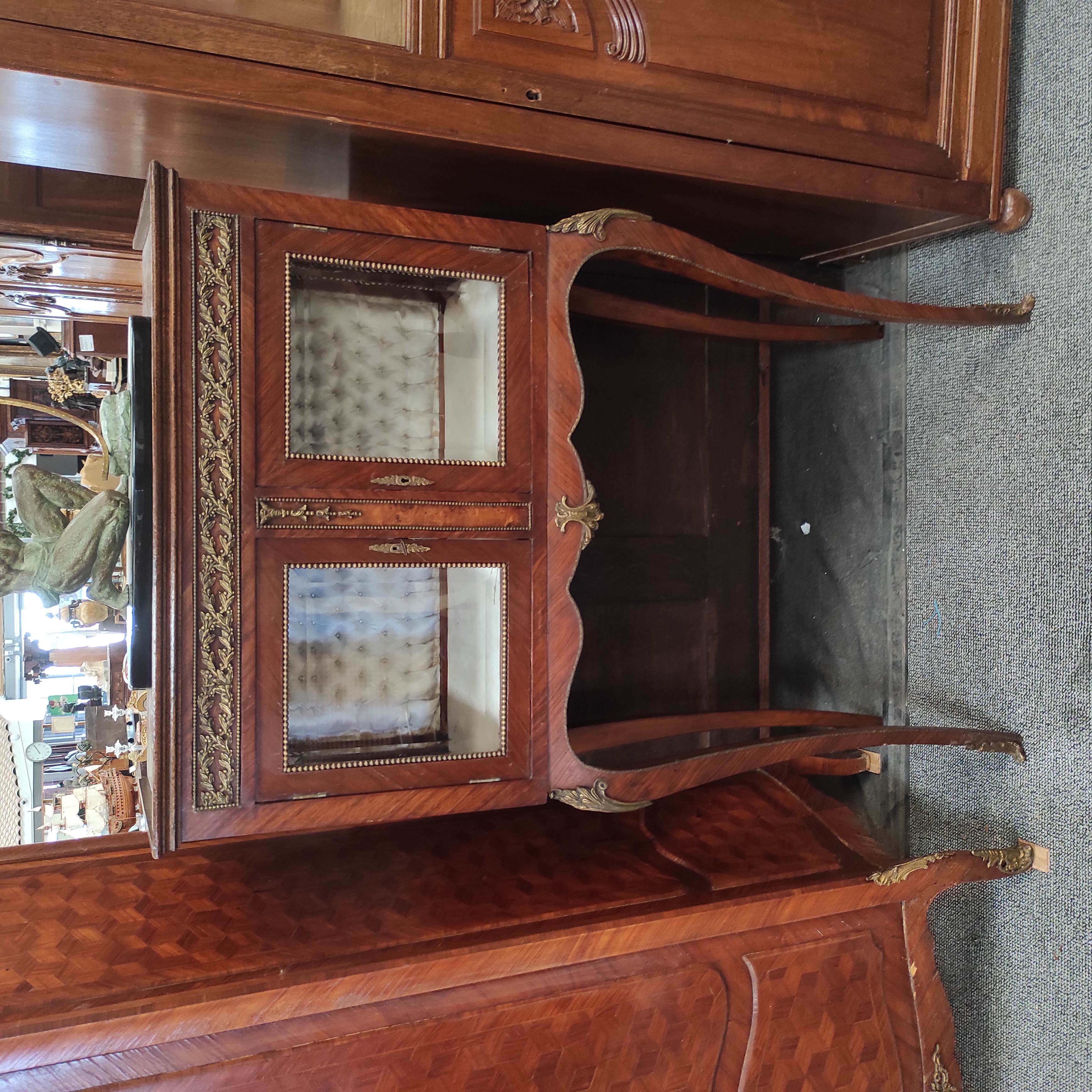 VITRINE 2 PORTES CAPITONNEE 76/130/37 CM 