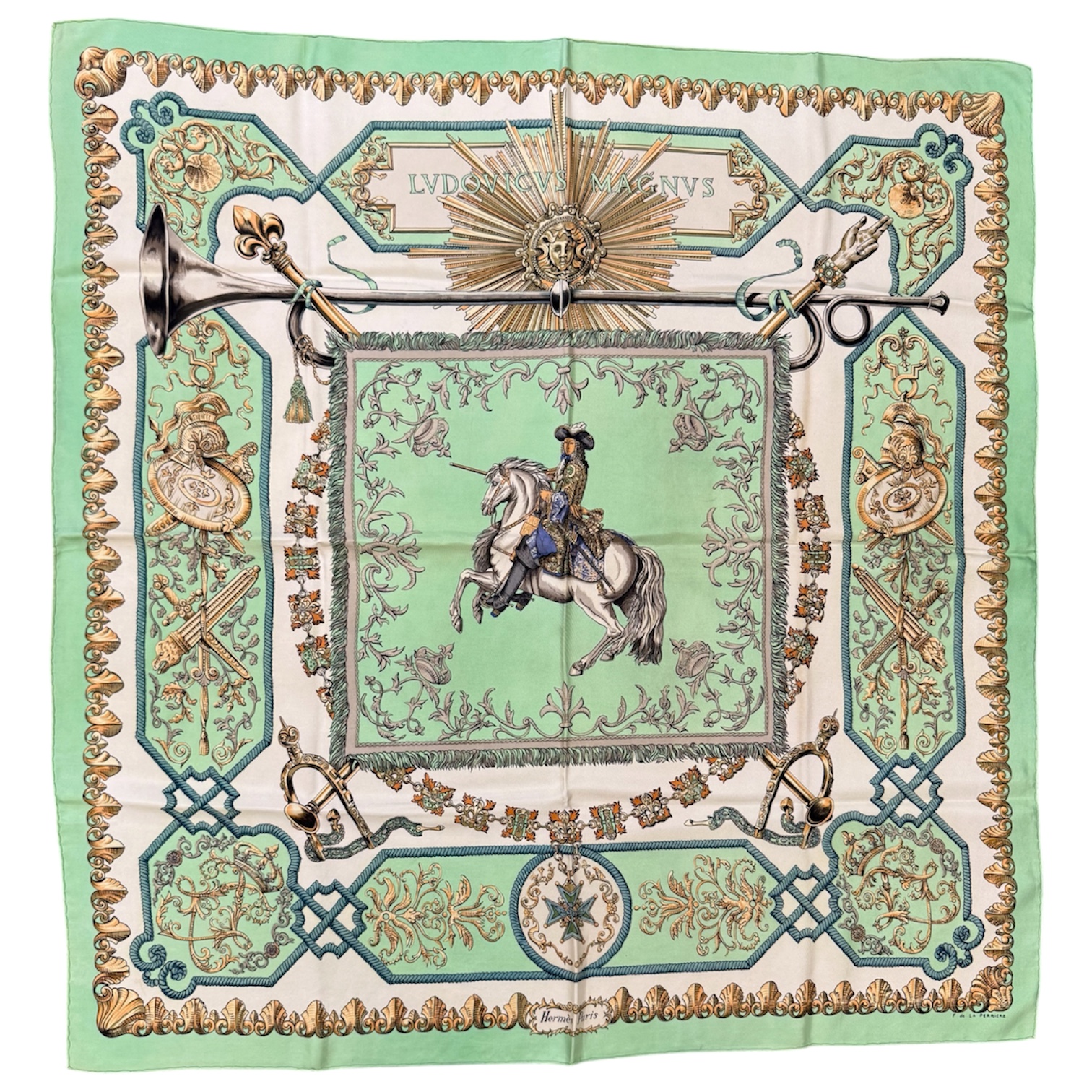 HERMES CARRE LUDOVICUS MAGNUS (LOUIS XIV) DE FR. DE LA PERRIERE (VERT) + BOITE
