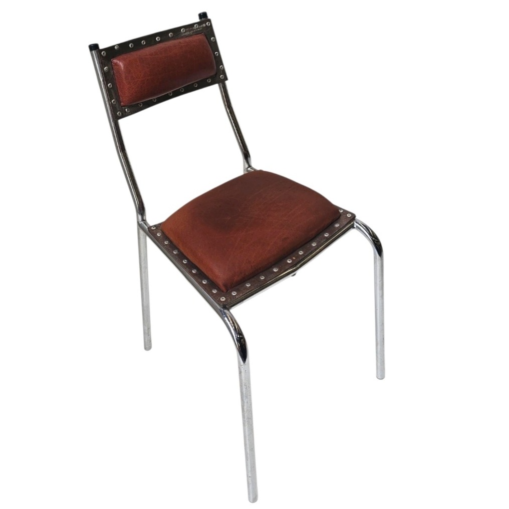 PETITE CHAISE INDUS EN ACIER / RIVETS ET CUIR MARRON 24/33 X H.45/69 CM