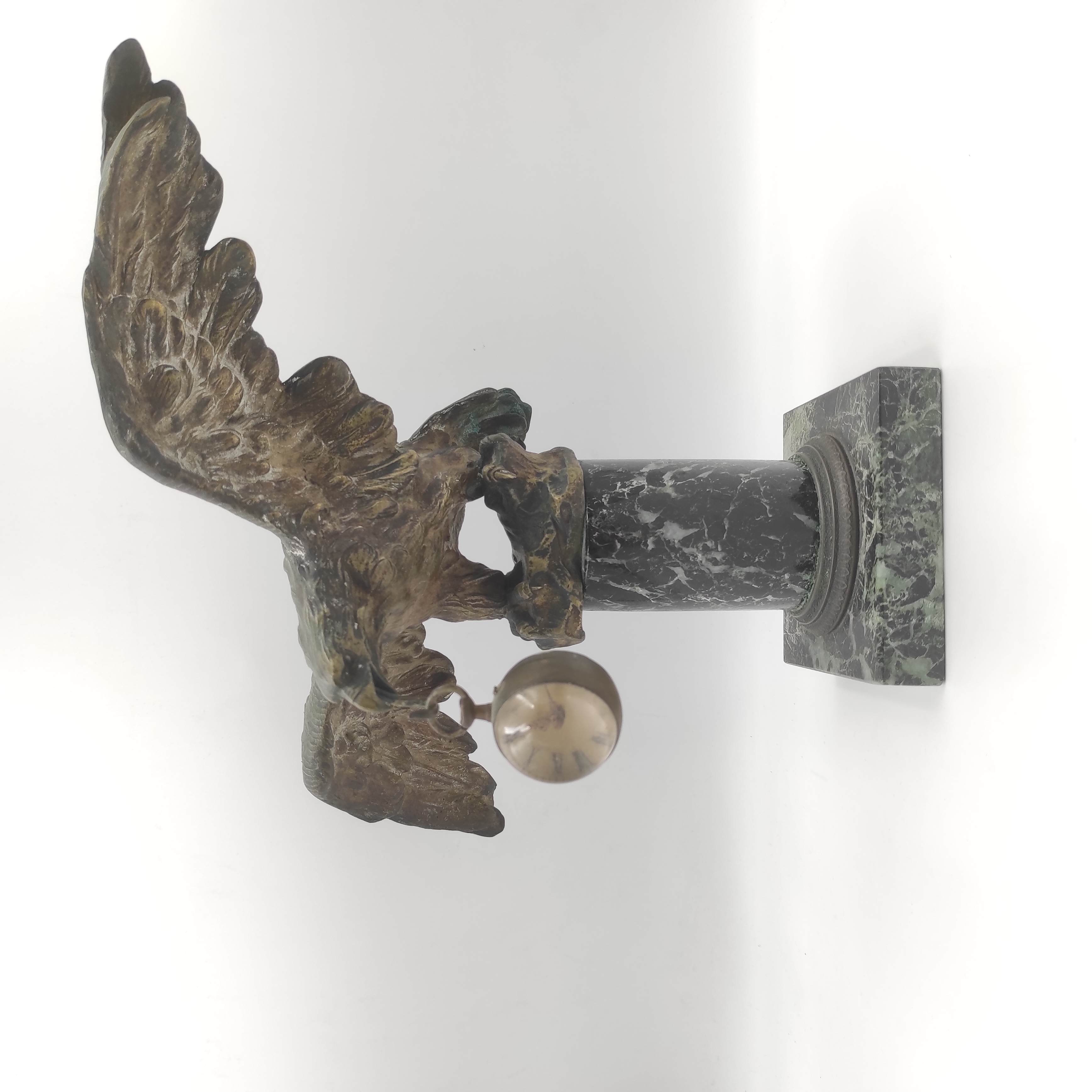 TRES GRAND AIGLE EN BRONZE PORTE MONTRE A GOUSSET H 26 CM