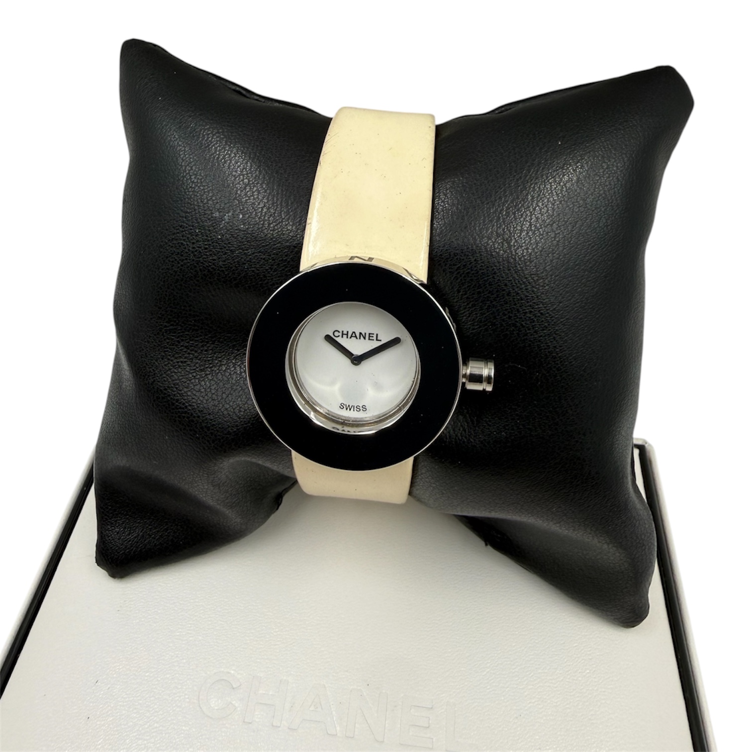 CHANEL MONTRE LA RONDE MVT QUARTZ BOITIER ACIER (BK42886) CIRCA 1999 + ECRIN