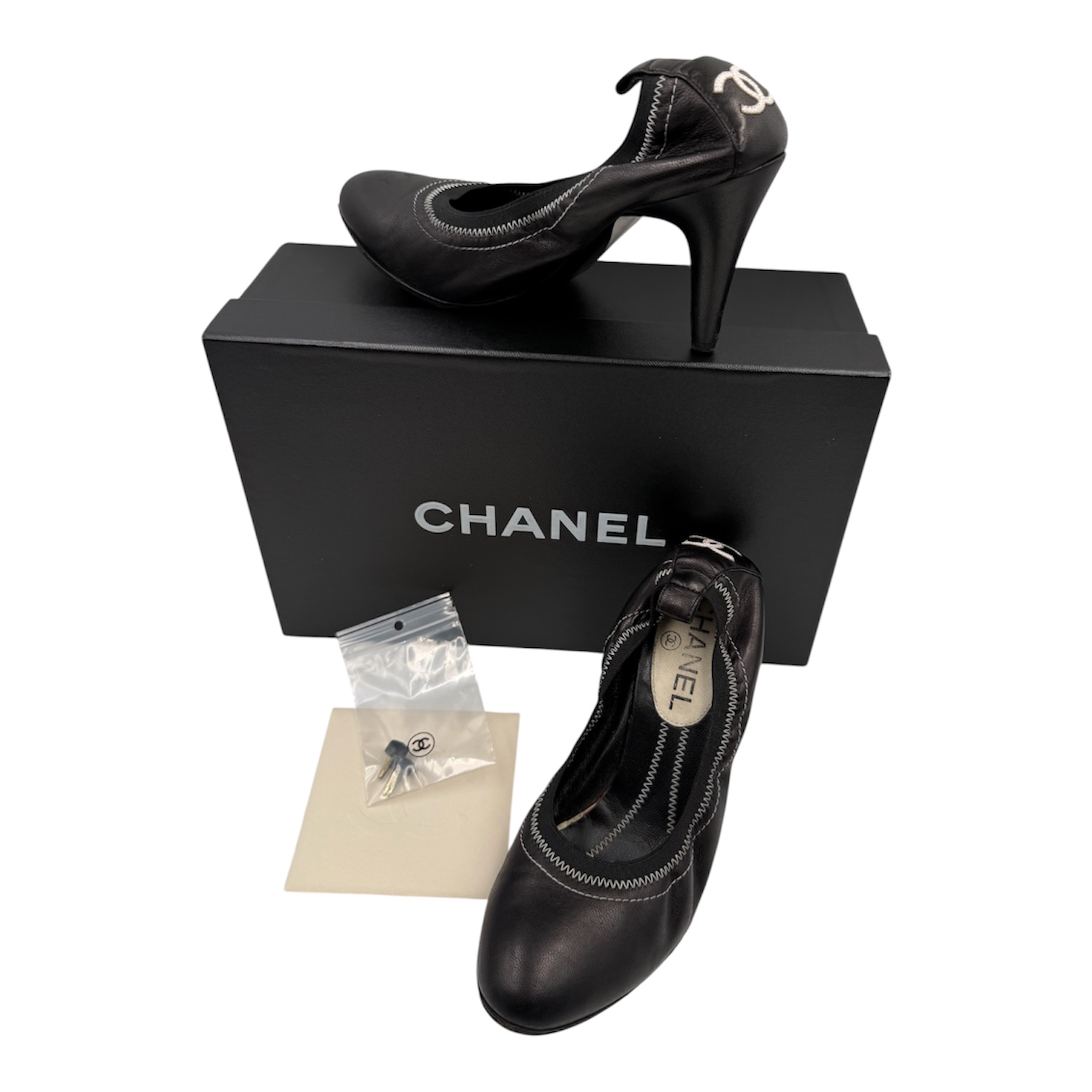 CHANEL BALLERINES SOUPLES A TALONS EN CUIR NOIR T.36 + TALONS + DUSTBAG + BOITE