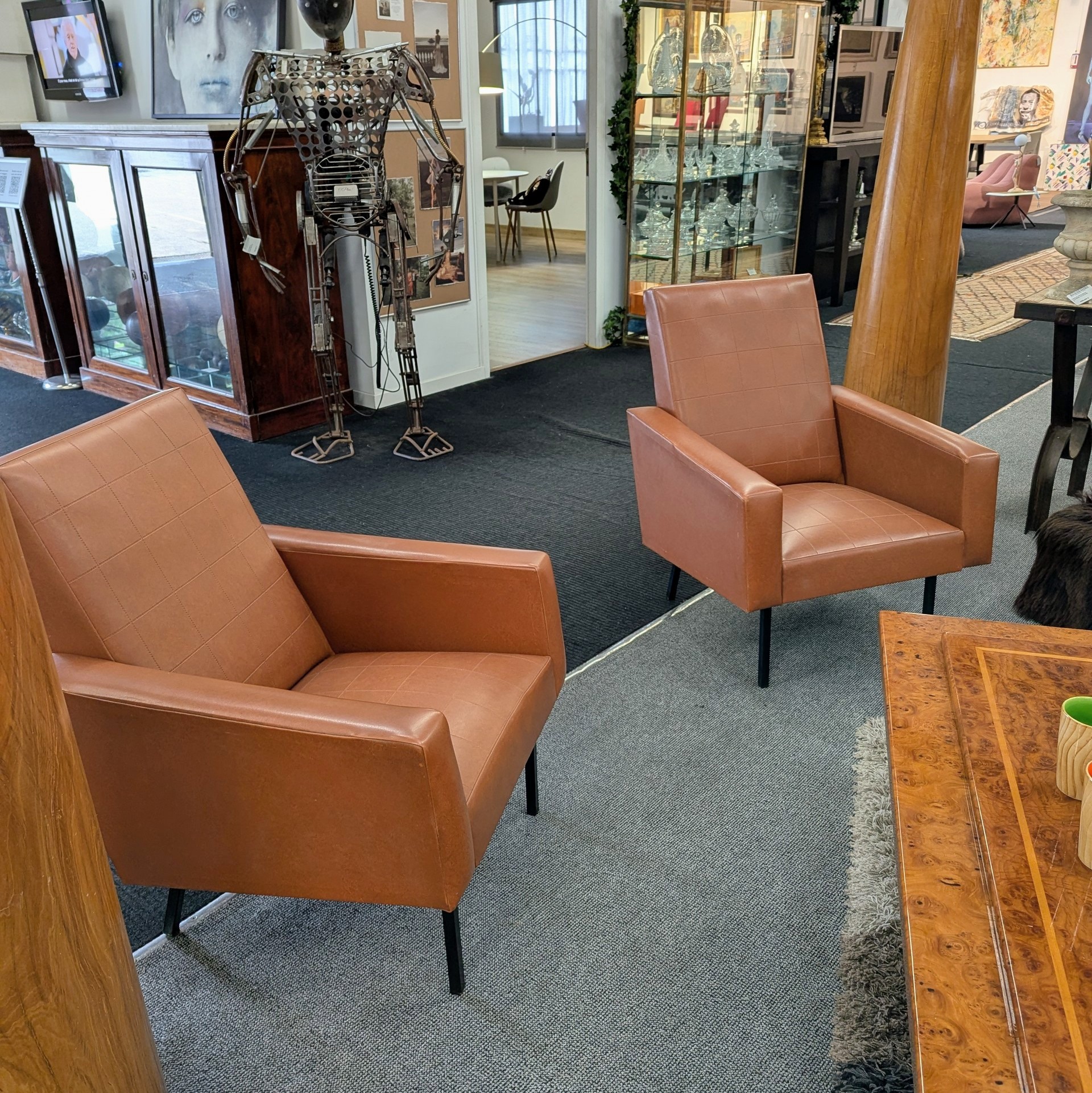PAIRE DE FAUTEUILS VINTAGE 69/84/70 CM SKAI MARRON