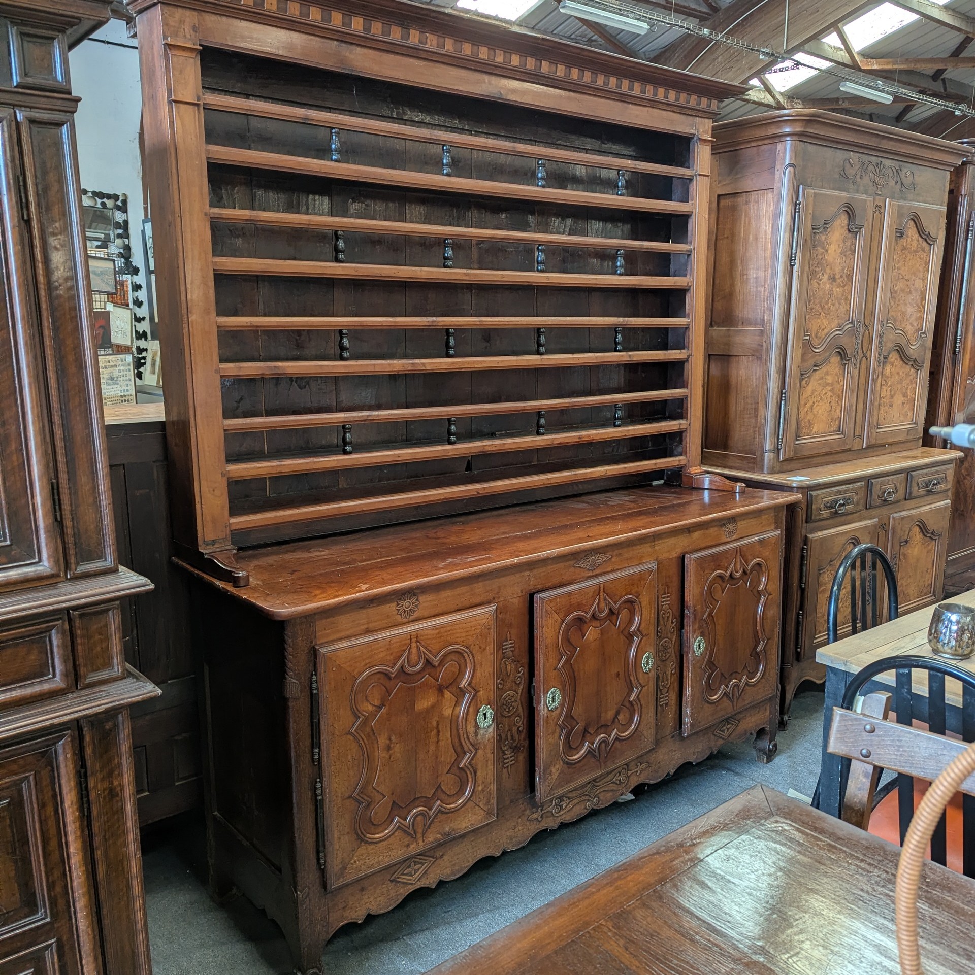 GRAND VAISSELIER 200/228/57 CM 3 PORTES EN MERISIER