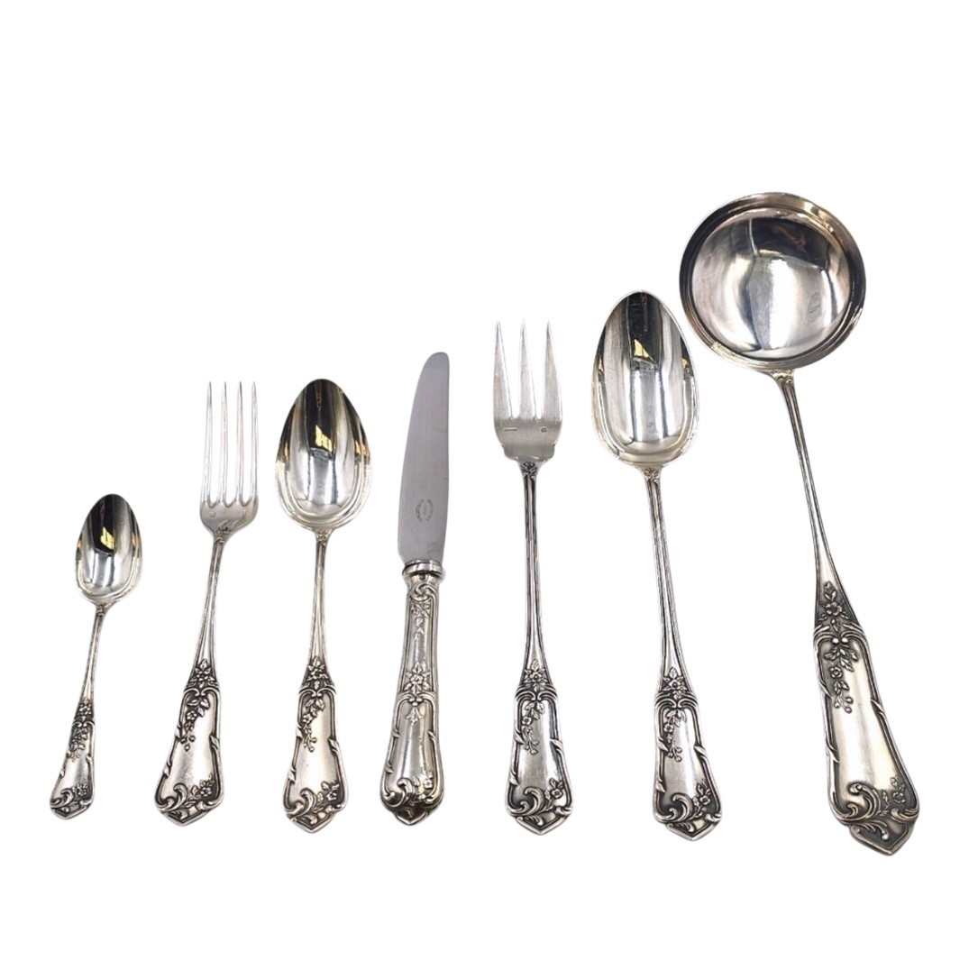 BOULENGER MENAGERE 75 PIECES EN METAL ARGENTE A DECOR FLORAL