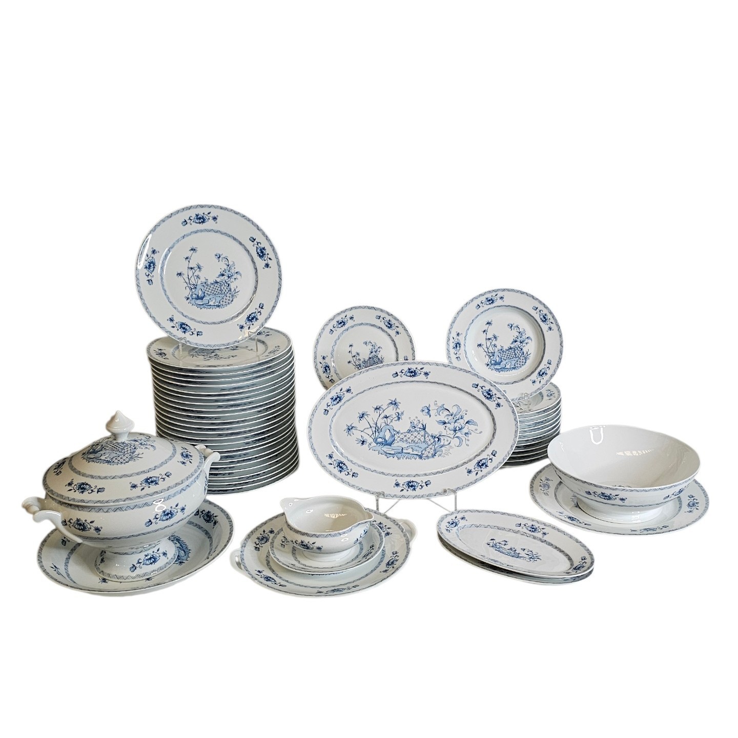 LIMOGES SEIGNOLLES PONDICHERY SERVICE DE TABLE EN PORCELAINE BLANCHE DECOR BLEU