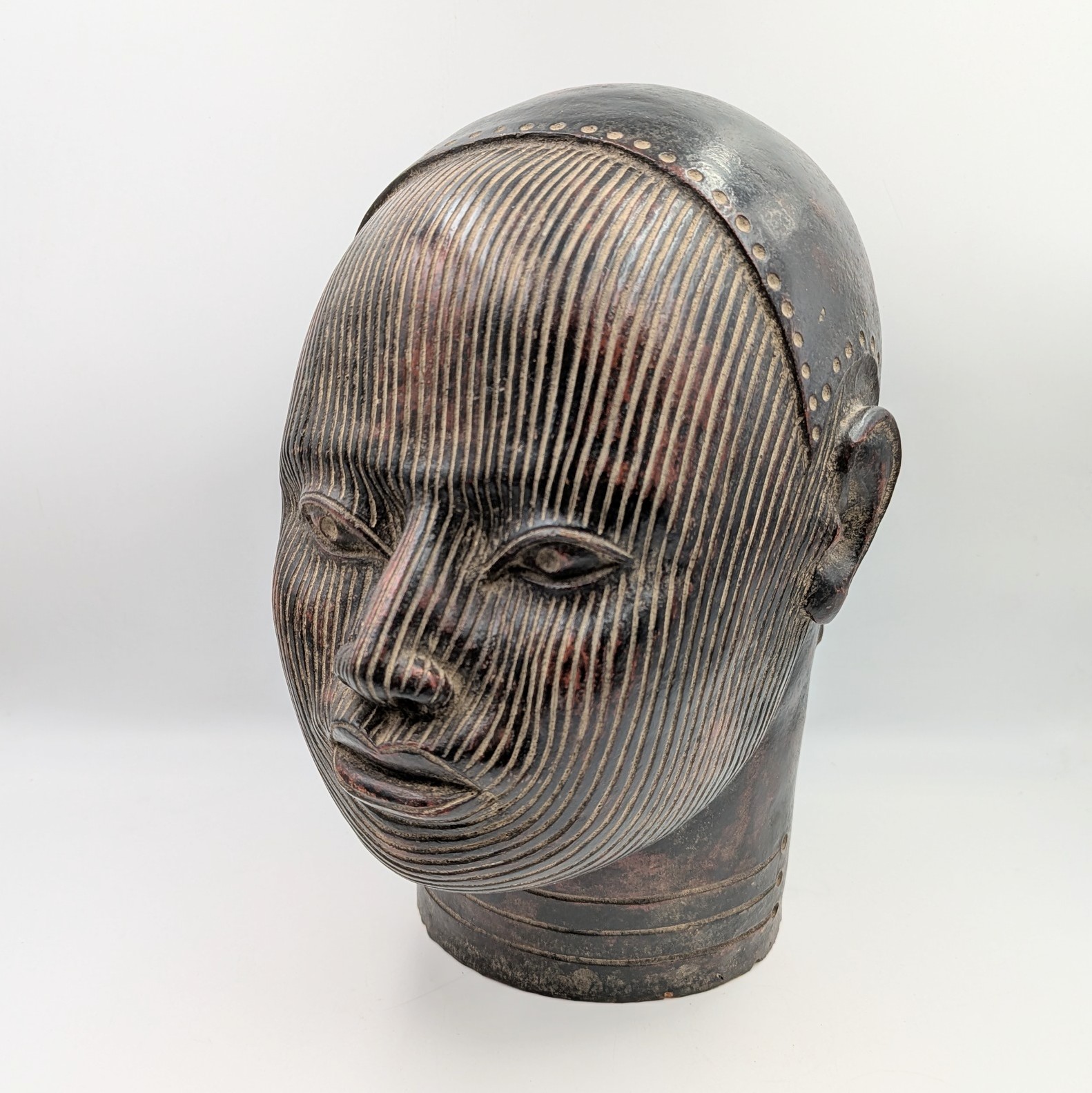 TETE DE FEMME EN TERRE CUITE STYLE IFE CIVILISATION YORUBA 