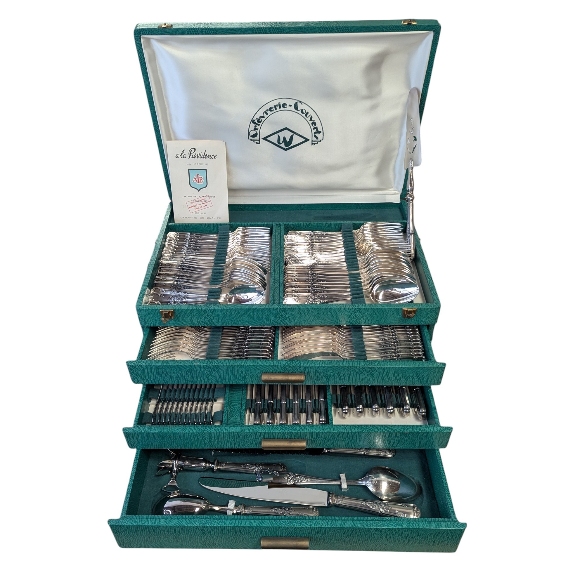 MENAGERE ALP EN METAL ARGENTE 120 PIECES + 13 PIECES DE SERVICE + COFFRET 