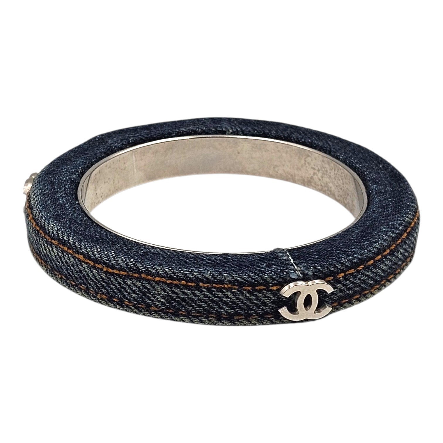 CHANEL BRACELET PROTOTYPE EN JEAN ET METAL CIRCA 2013-2014 COLL. LAGERFELD