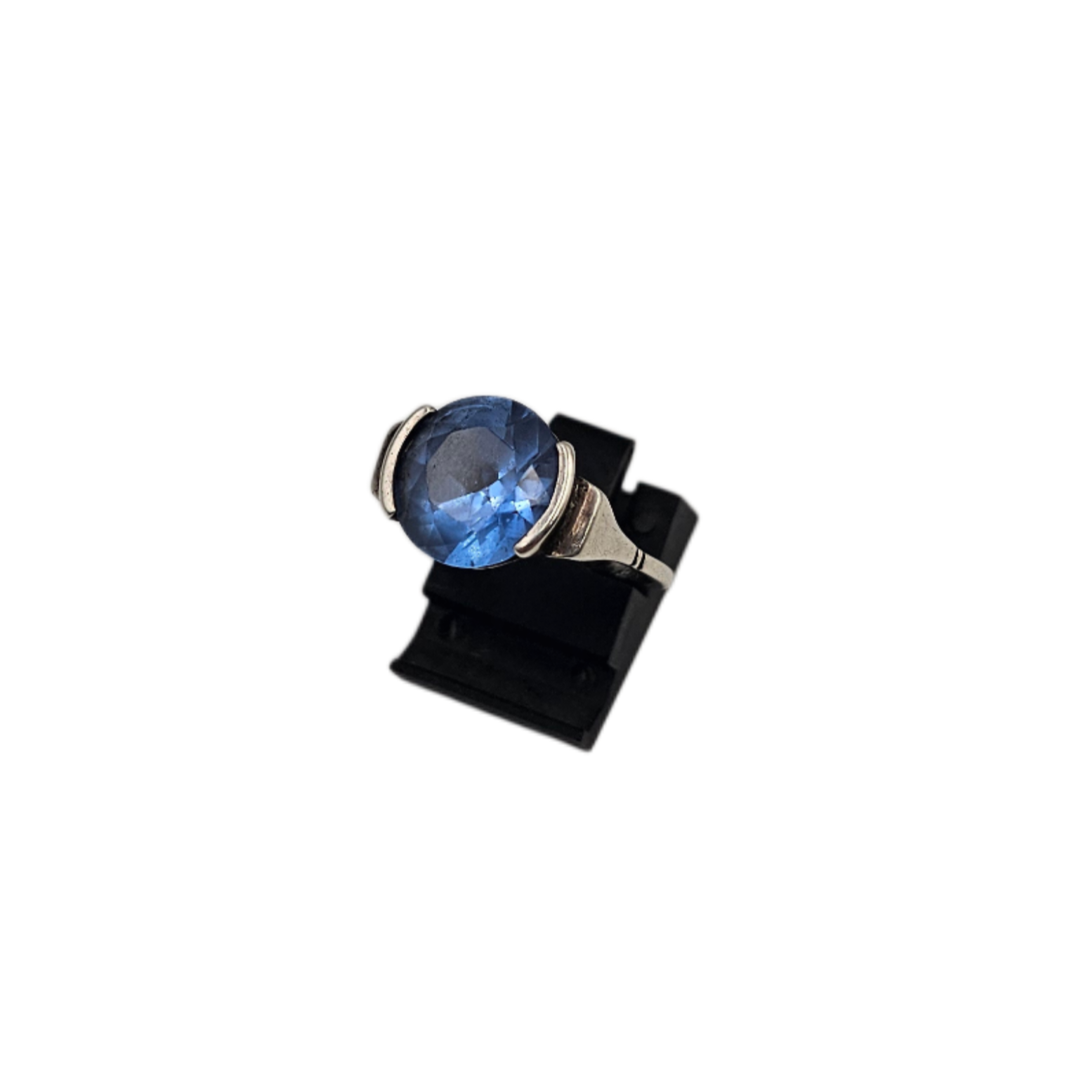 BAGUE EN ARGENT (SANGLIER) PANIER AJOURE PIERRE BLEUE FACETTEE PB 3.7 GR