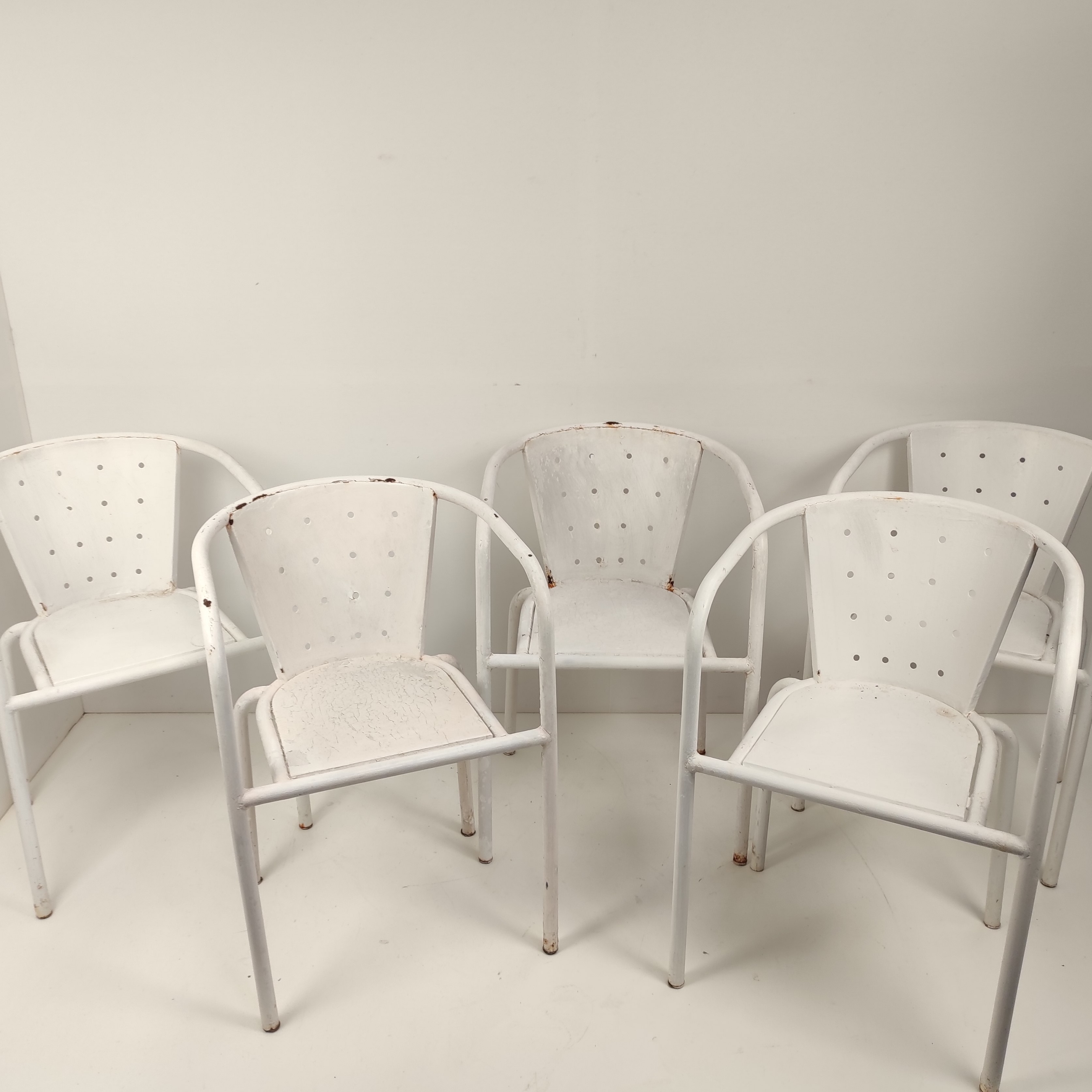 5 CHAISES DE JARDIN ANNEES 50 BLANCHES Brocante OPlus à Anglet