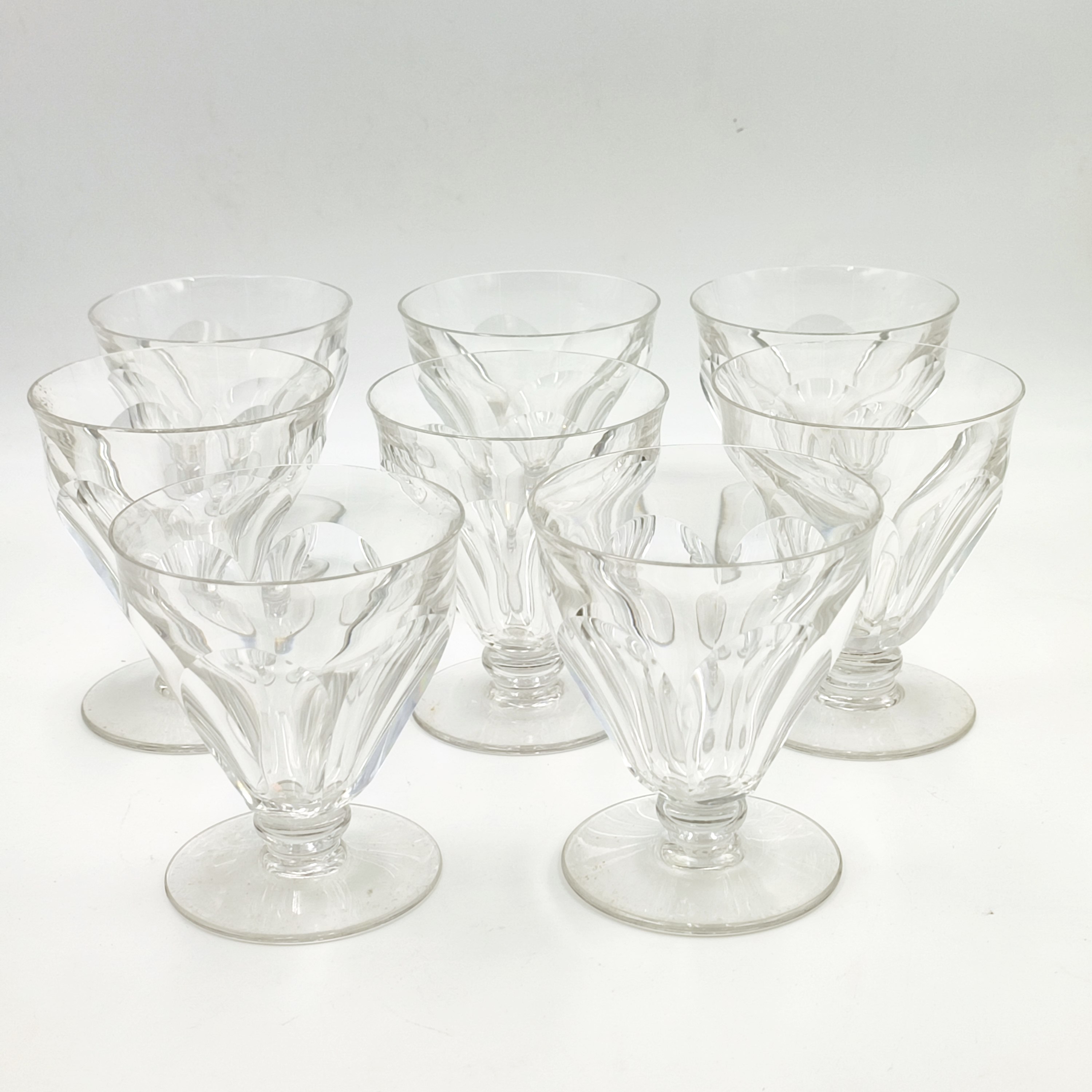 BACCARAT TALLEYRAND 8 VERRES A EAU (1 EN L ETAT)